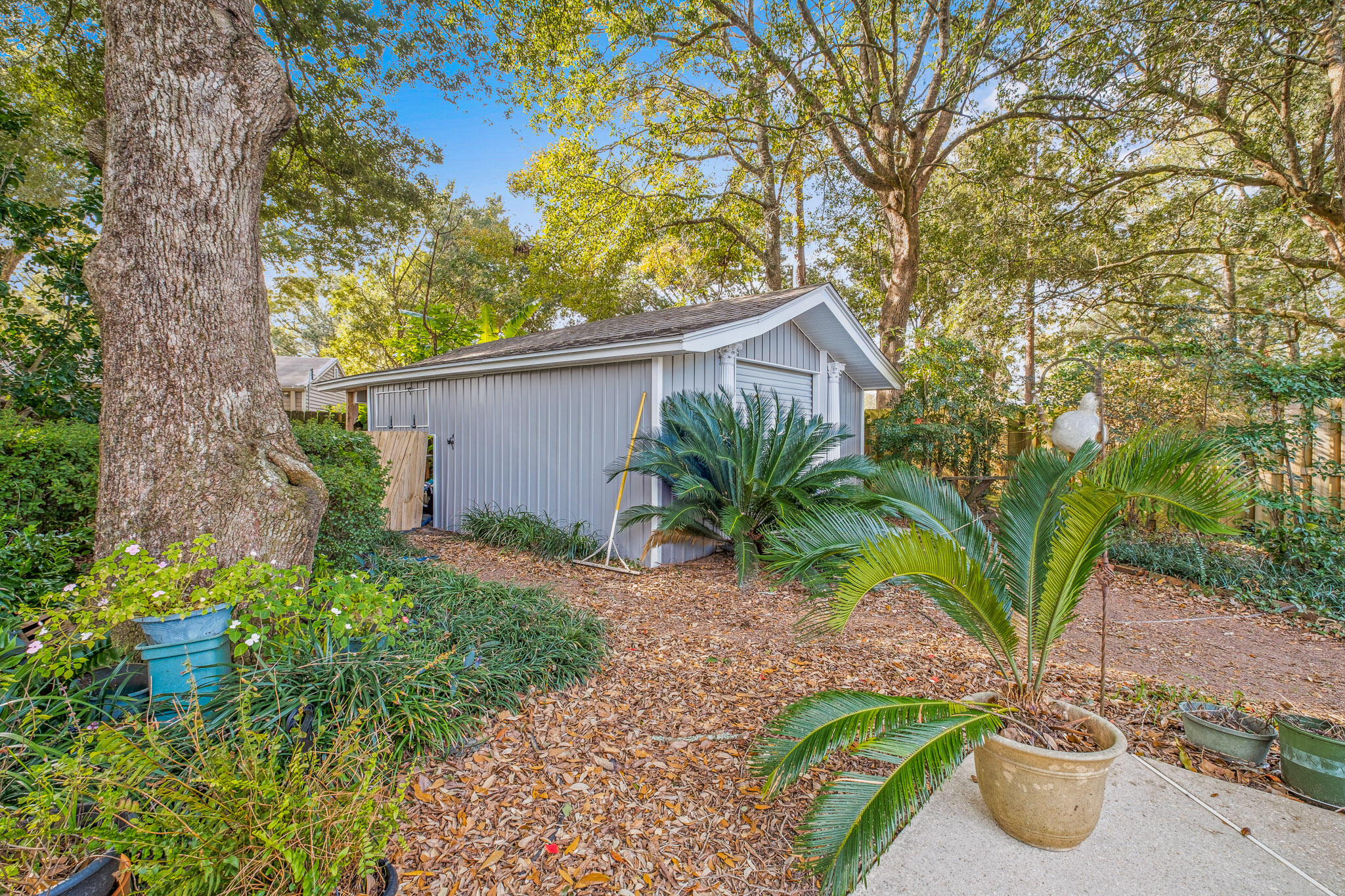 CROSS ROADS - Residential