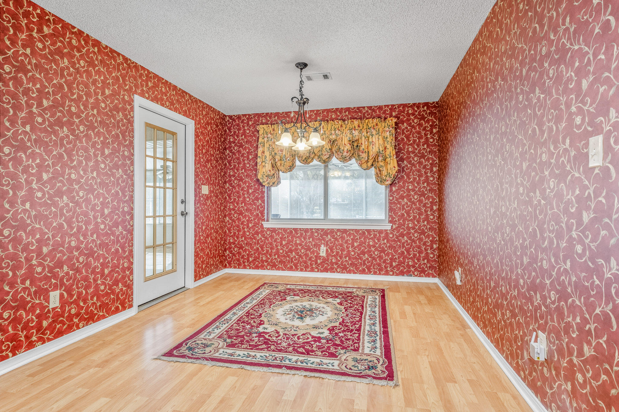 CROSS ROADS - Residential