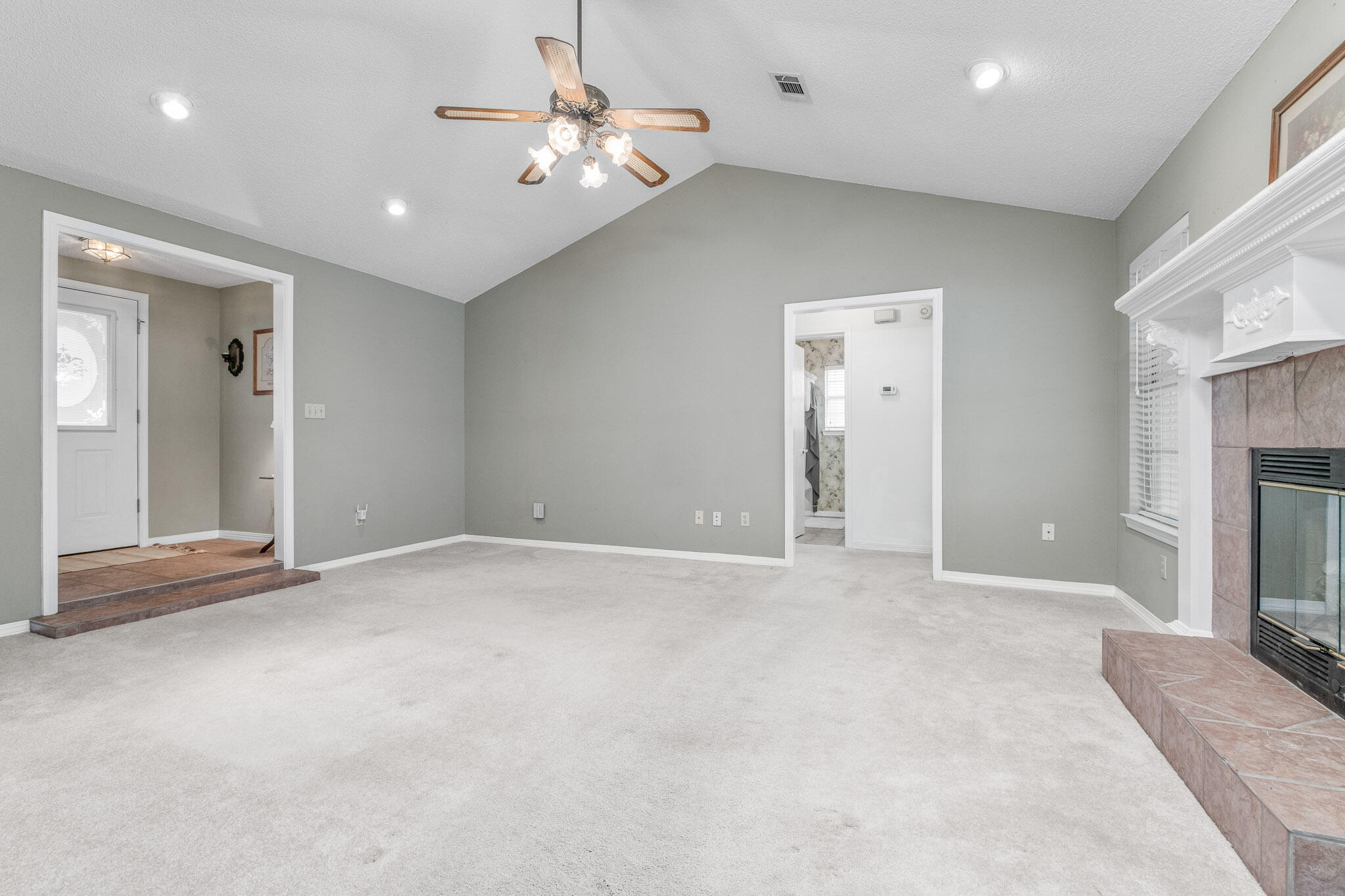 CROSS ROADS - Residential