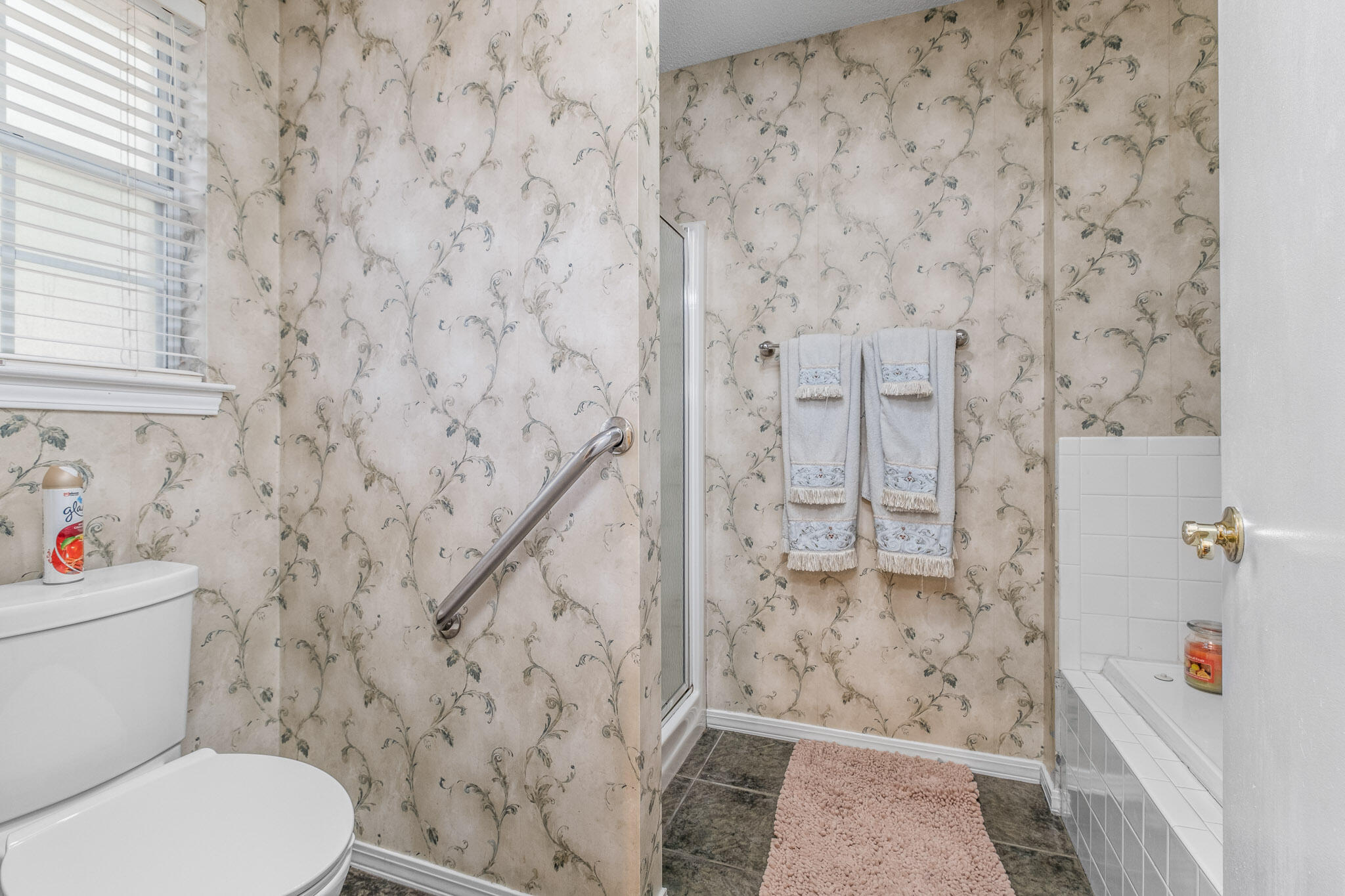 CROSS ROADS - Residential