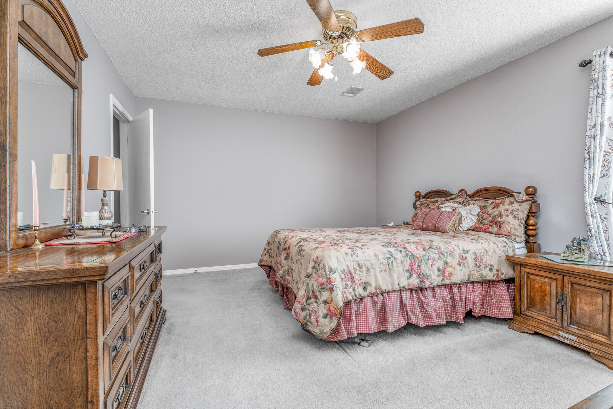 CROSS ROADS - Residential