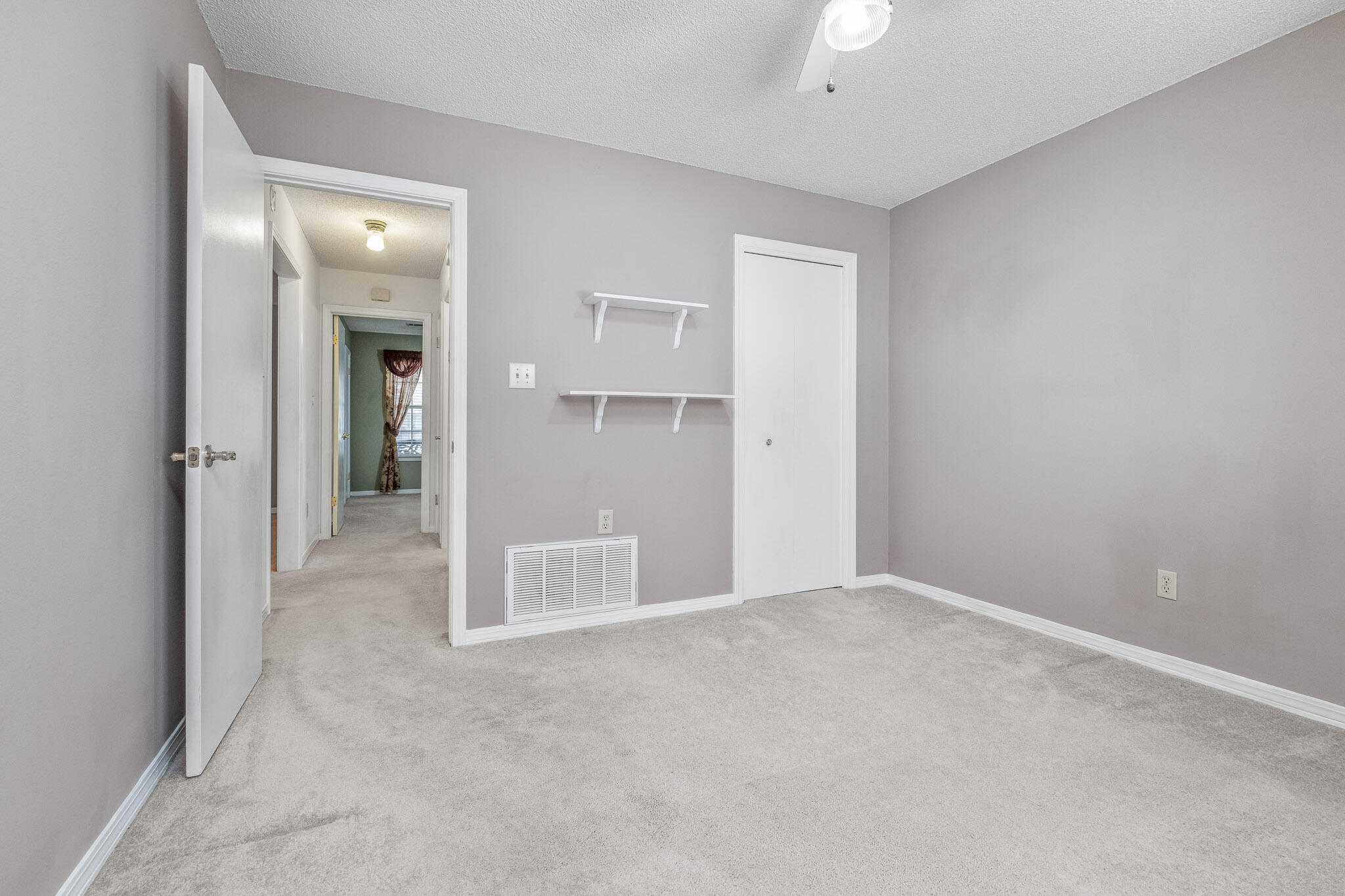 CROSS ROADS - Residential