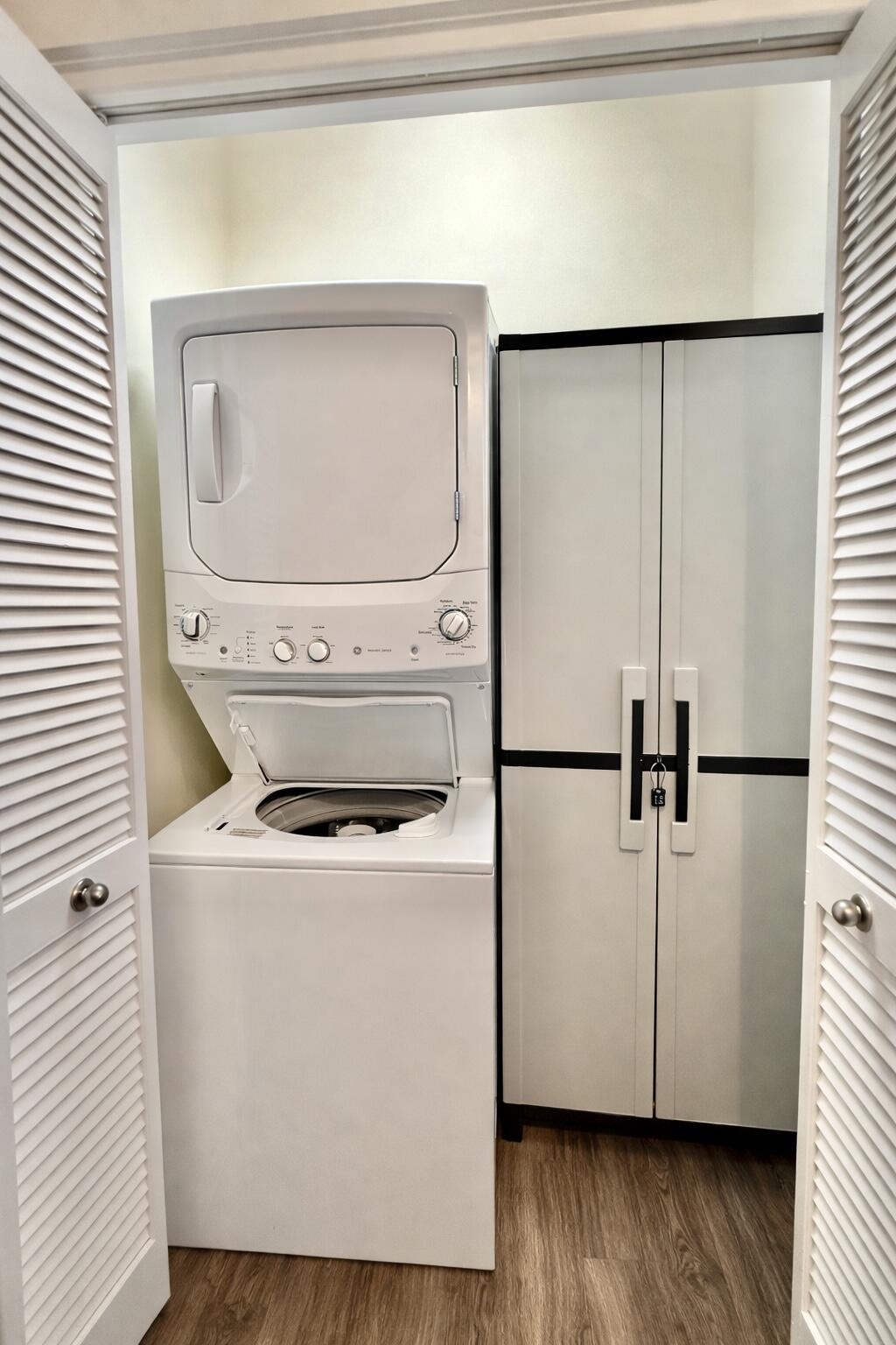 BUNGALOWS AT SEAGROVE BEACH - Residential