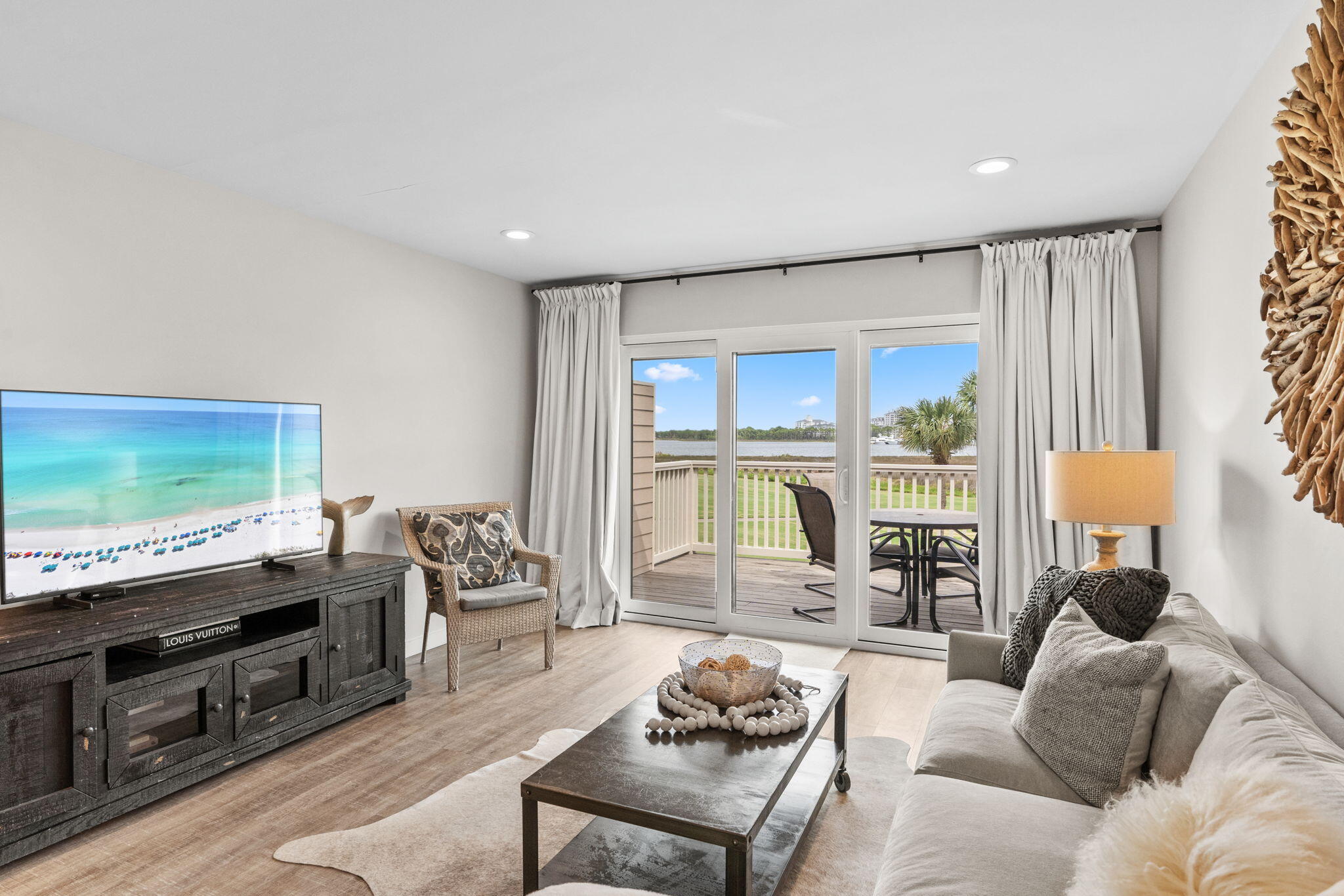 HARBOUR POINT CONDO - Residential