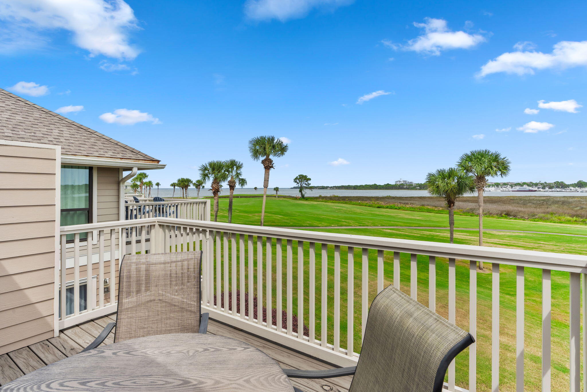 HARBOUR POINT CONDO - Residential