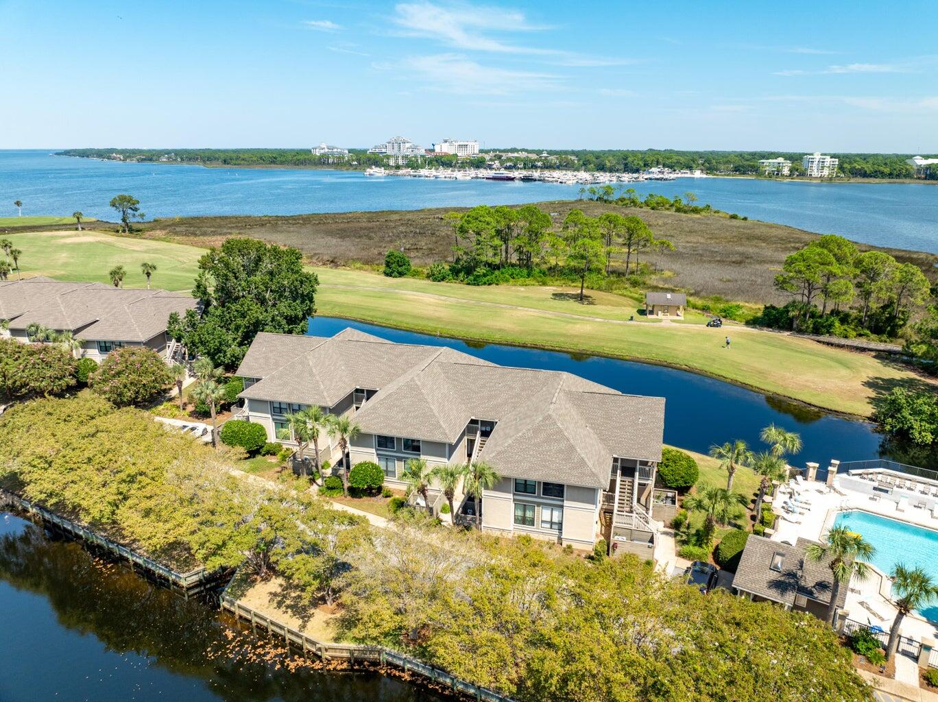 HARBOUR POINT CONDO - Residential