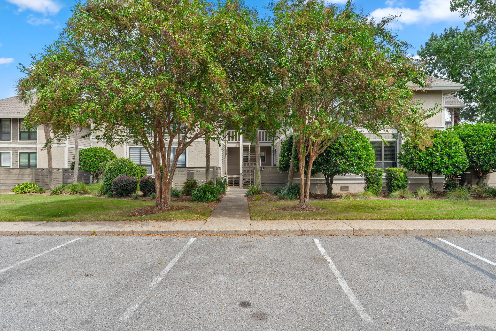 HARBOUR POINT CONDO - Residential