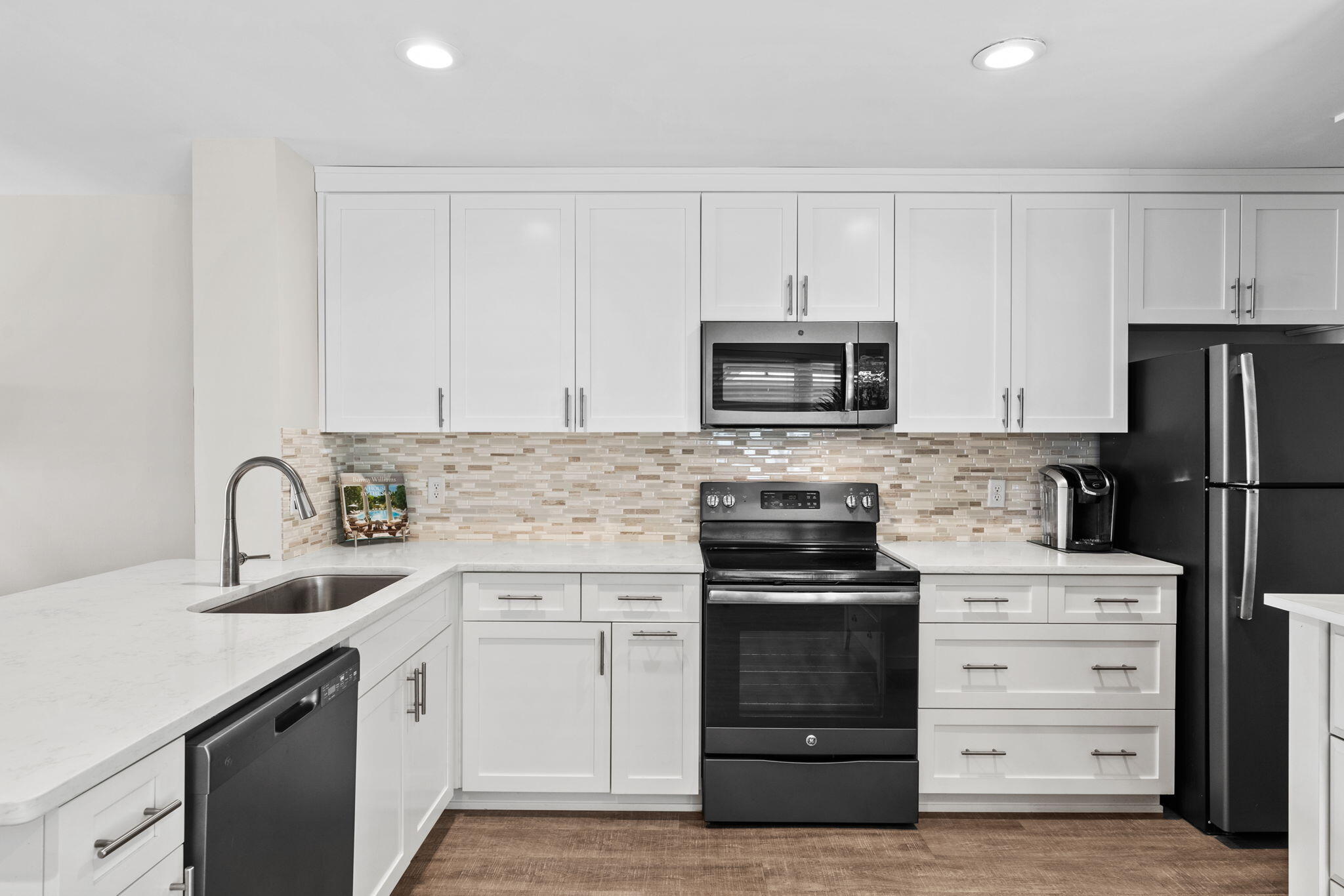 HARBOUR POINT CONDO - Residential