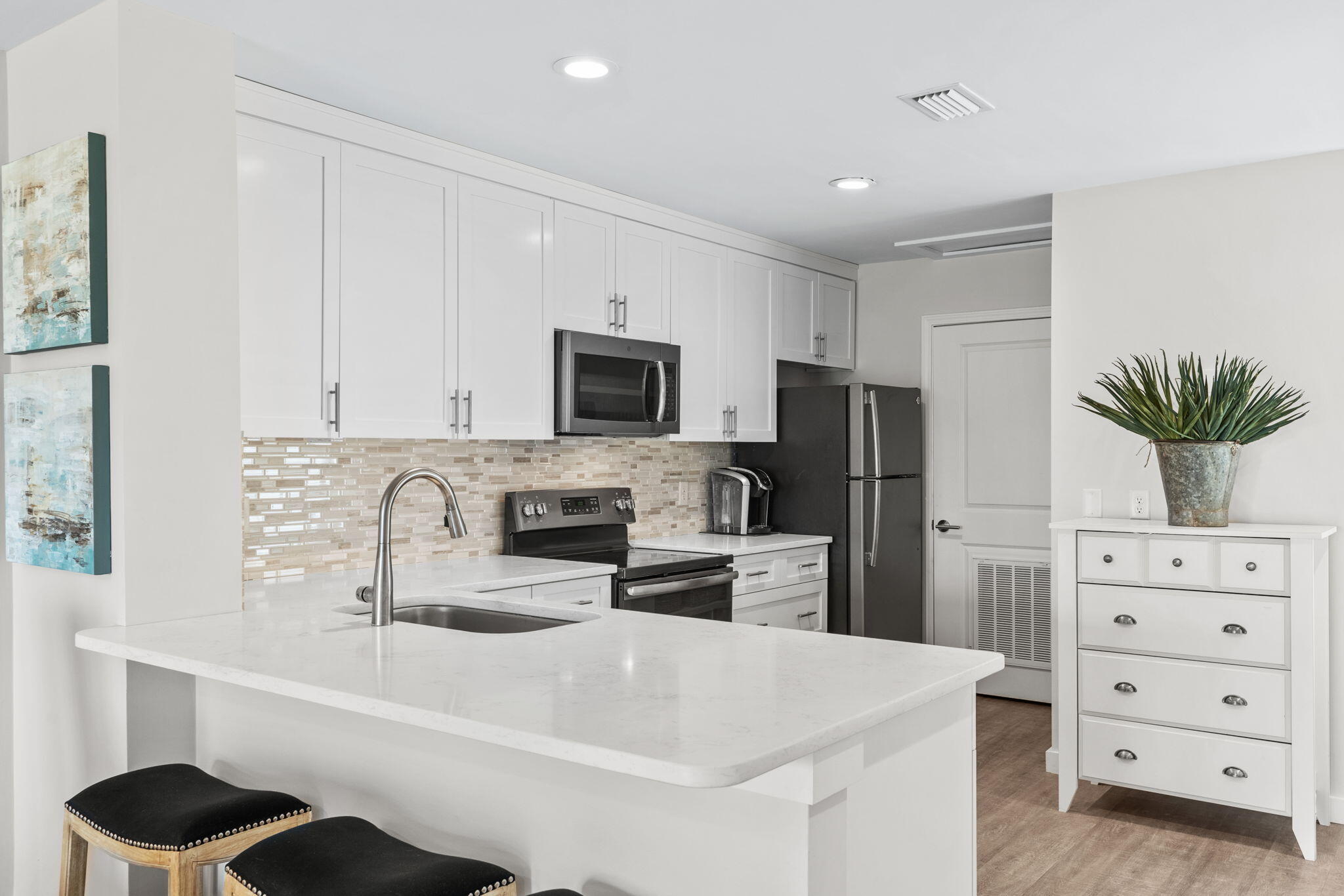 HARBOUR POINT CONDO - Residential