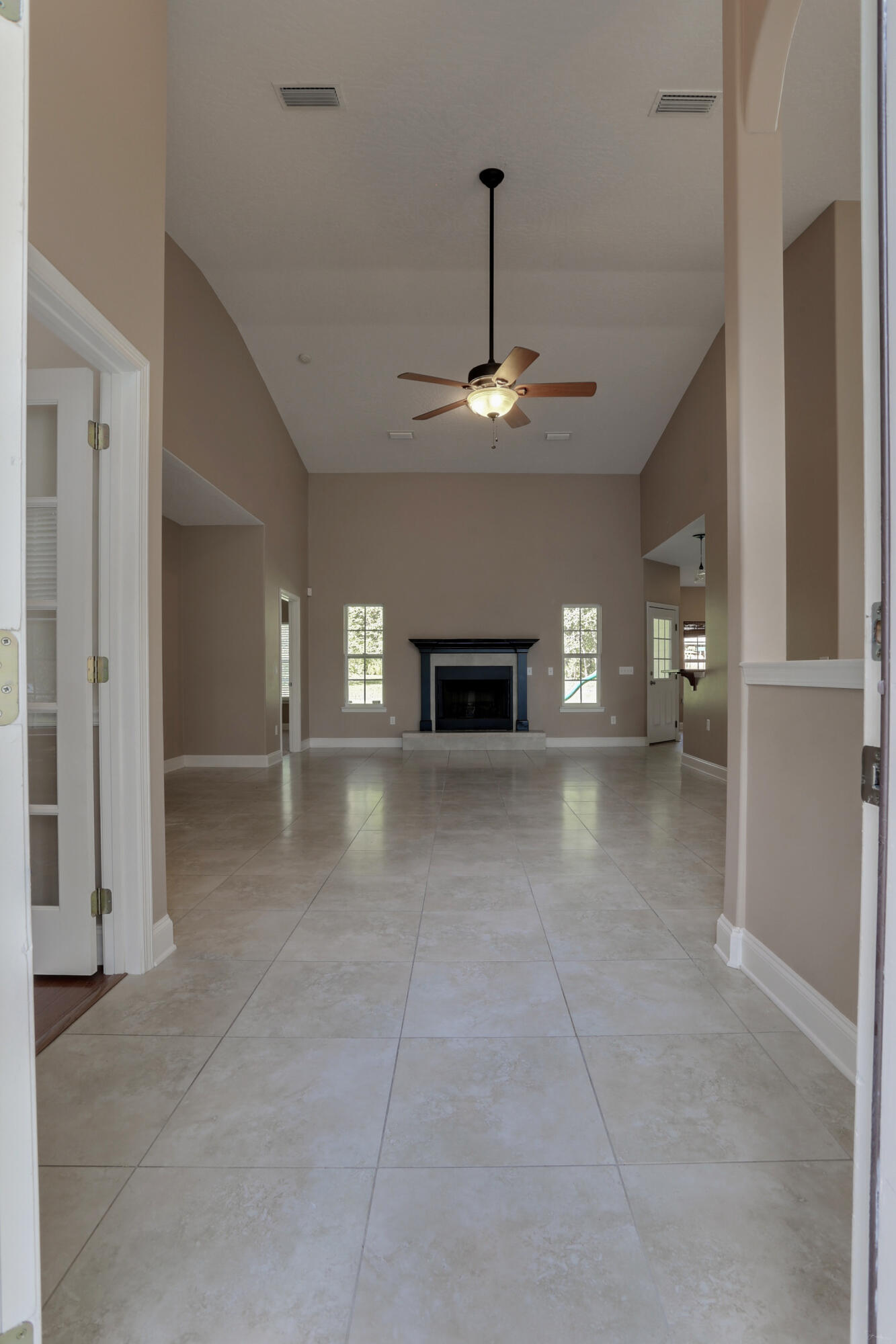 COUNTRY CLUB ESTATES 1 OF CRESTVIEW - Residential