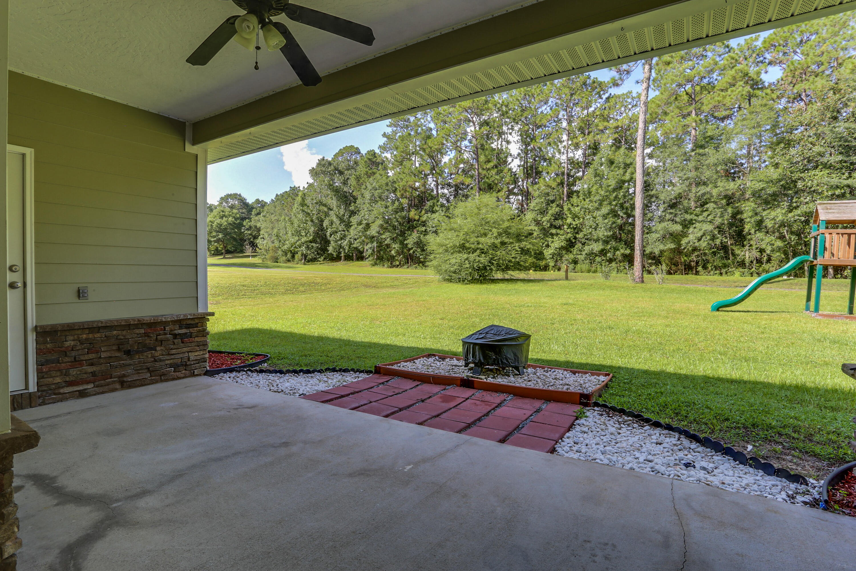 COUNTRY CLUB ESTATES 1 OF CRESTVIEW - Residential