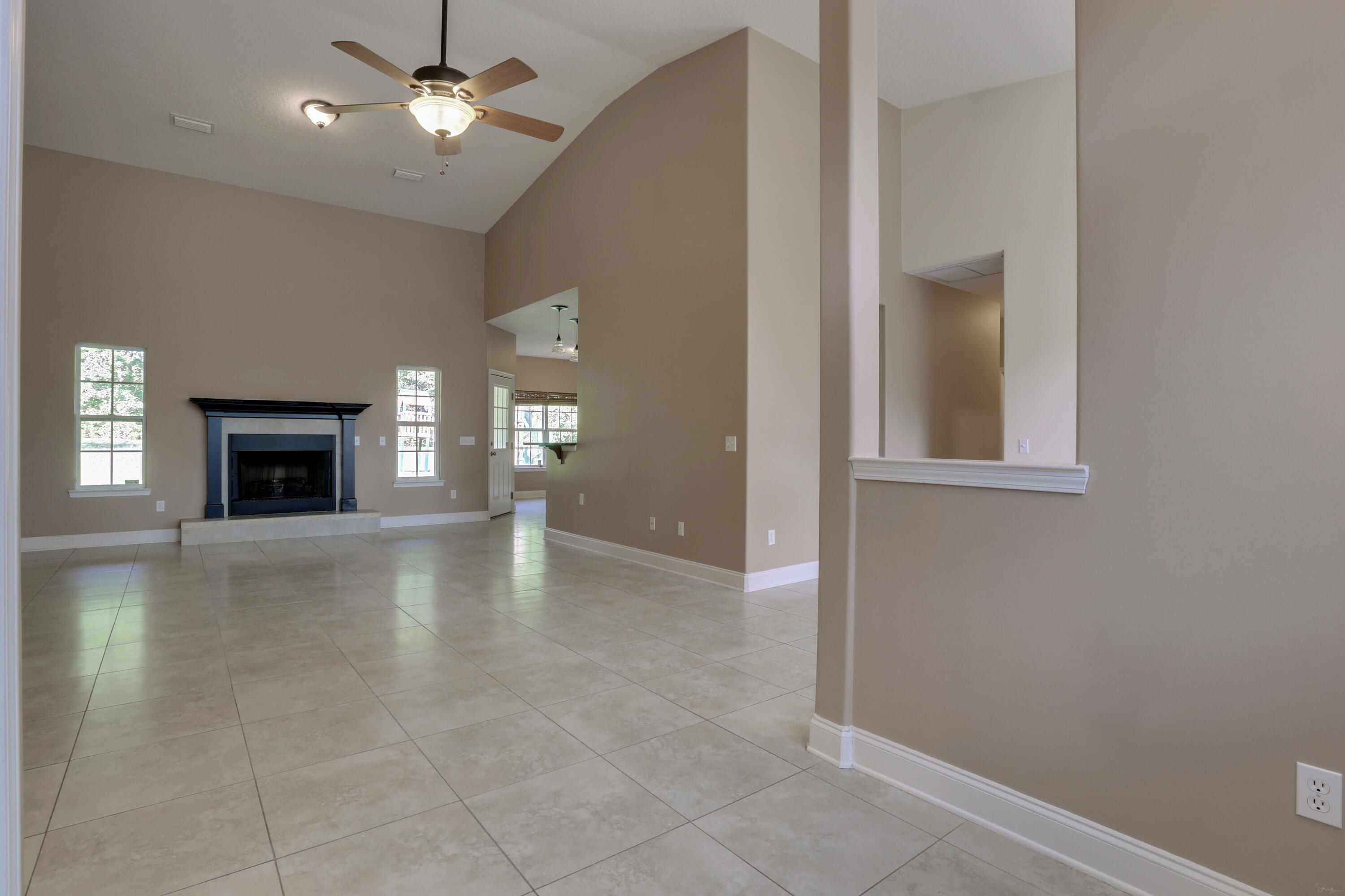 COUNTRY CLUB ESTATES 1 OF CRESTVIEW - Residential