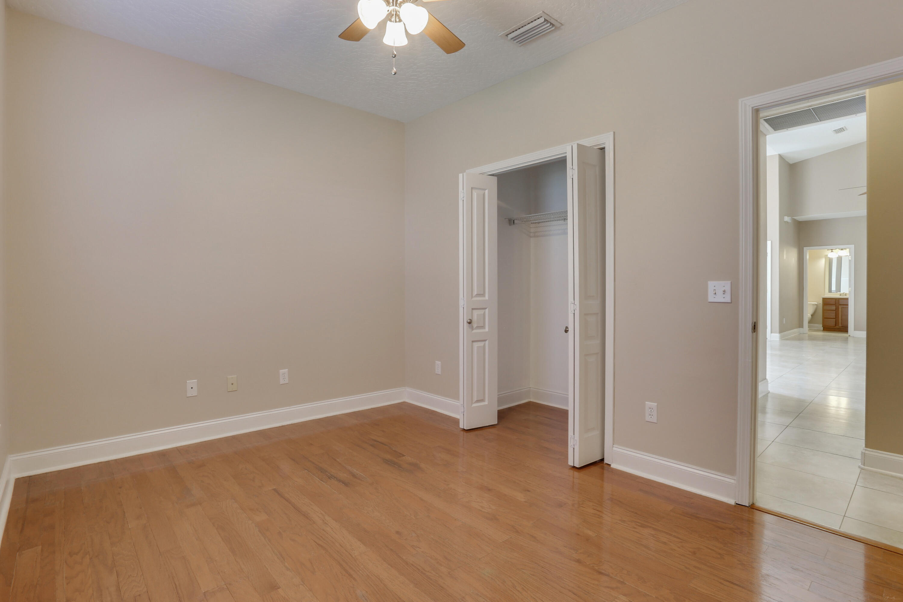 COUNTRY CLUB ESTATES 1 OF CRESTVIEW - Residential