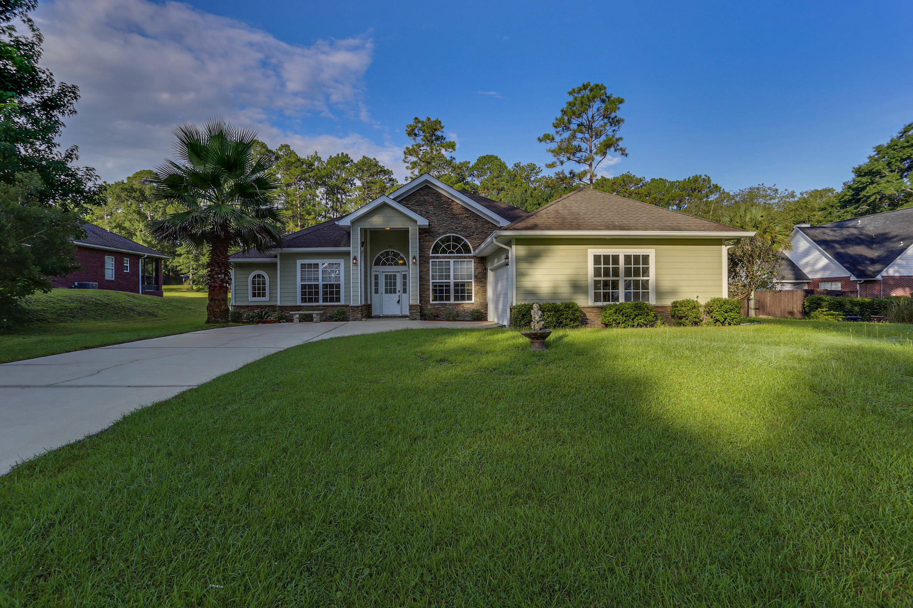 COUNTRY CLUB ESTATES 1 OF CRESTVIEW - Residential