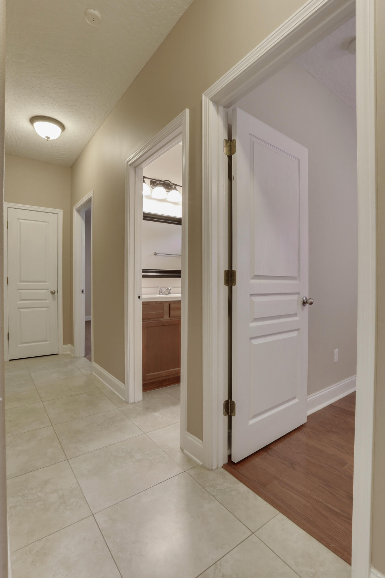 COUNTRY CLUB ESTATES 1 OF CRESTVIEW - Residential