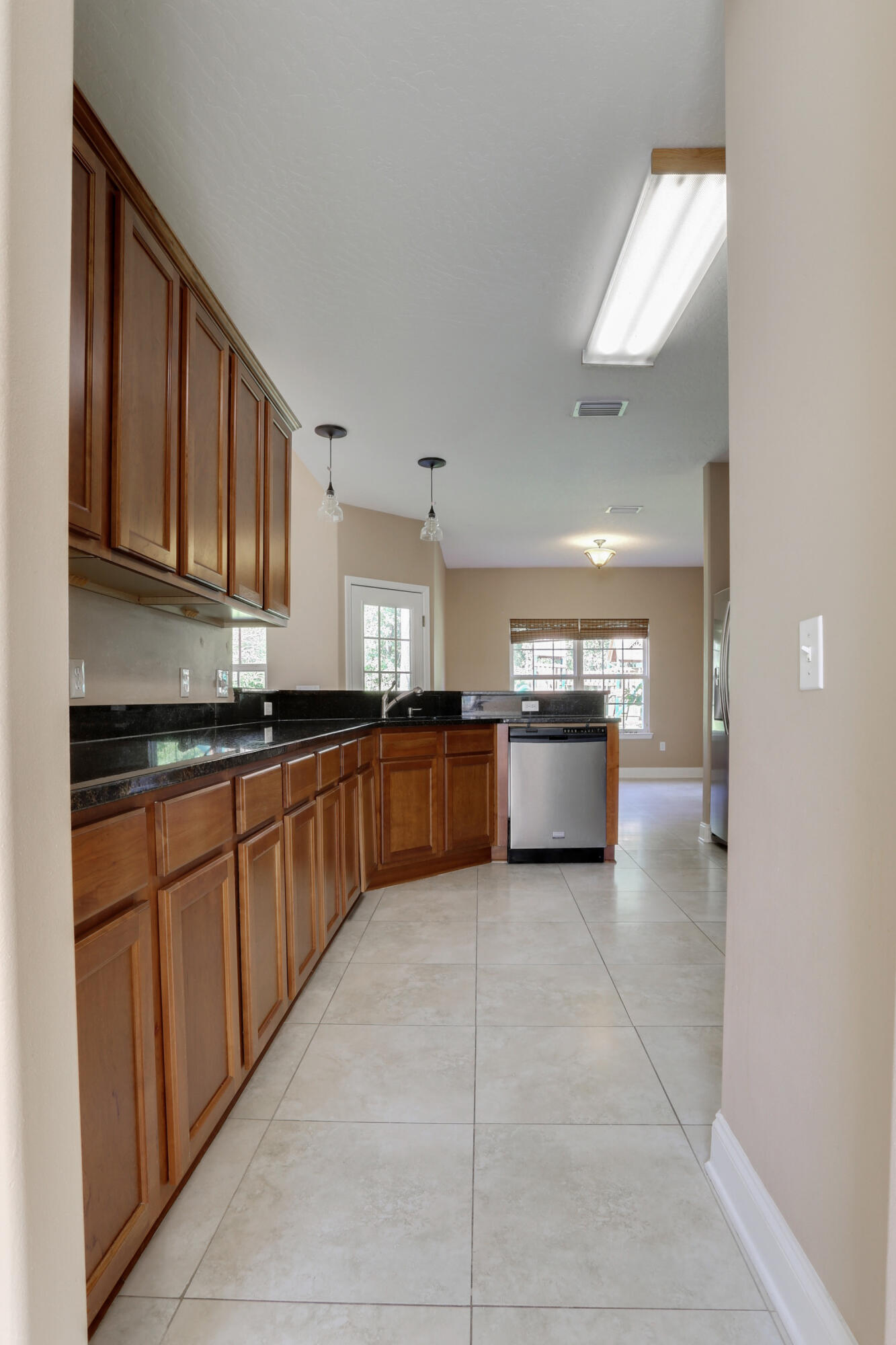 COUNTRY CLUB ESTATES 1 OF CRESTVIEW - Residential