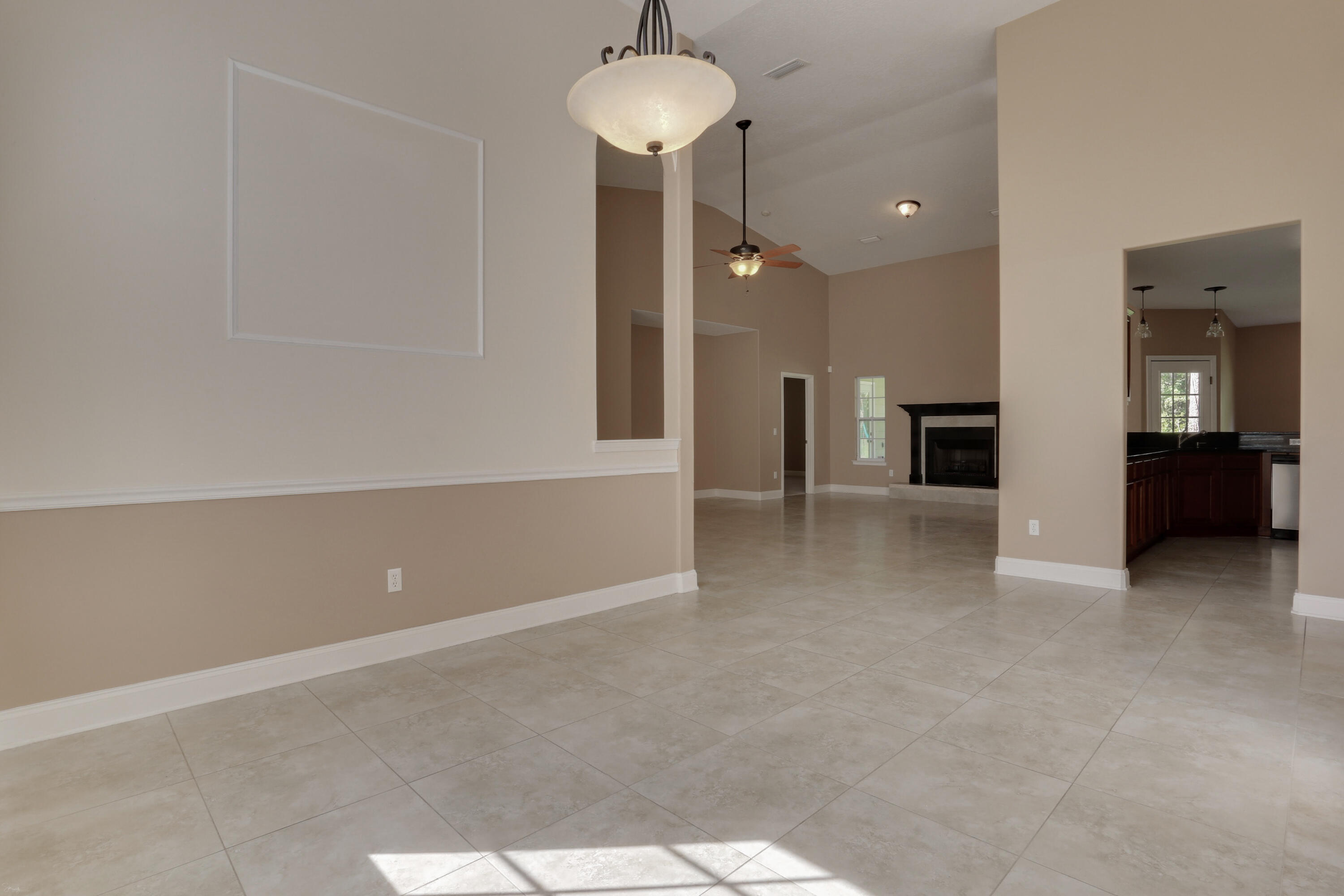 COUNTRY CLUB ESTATES 1 OF CRESTVIEW - Residential