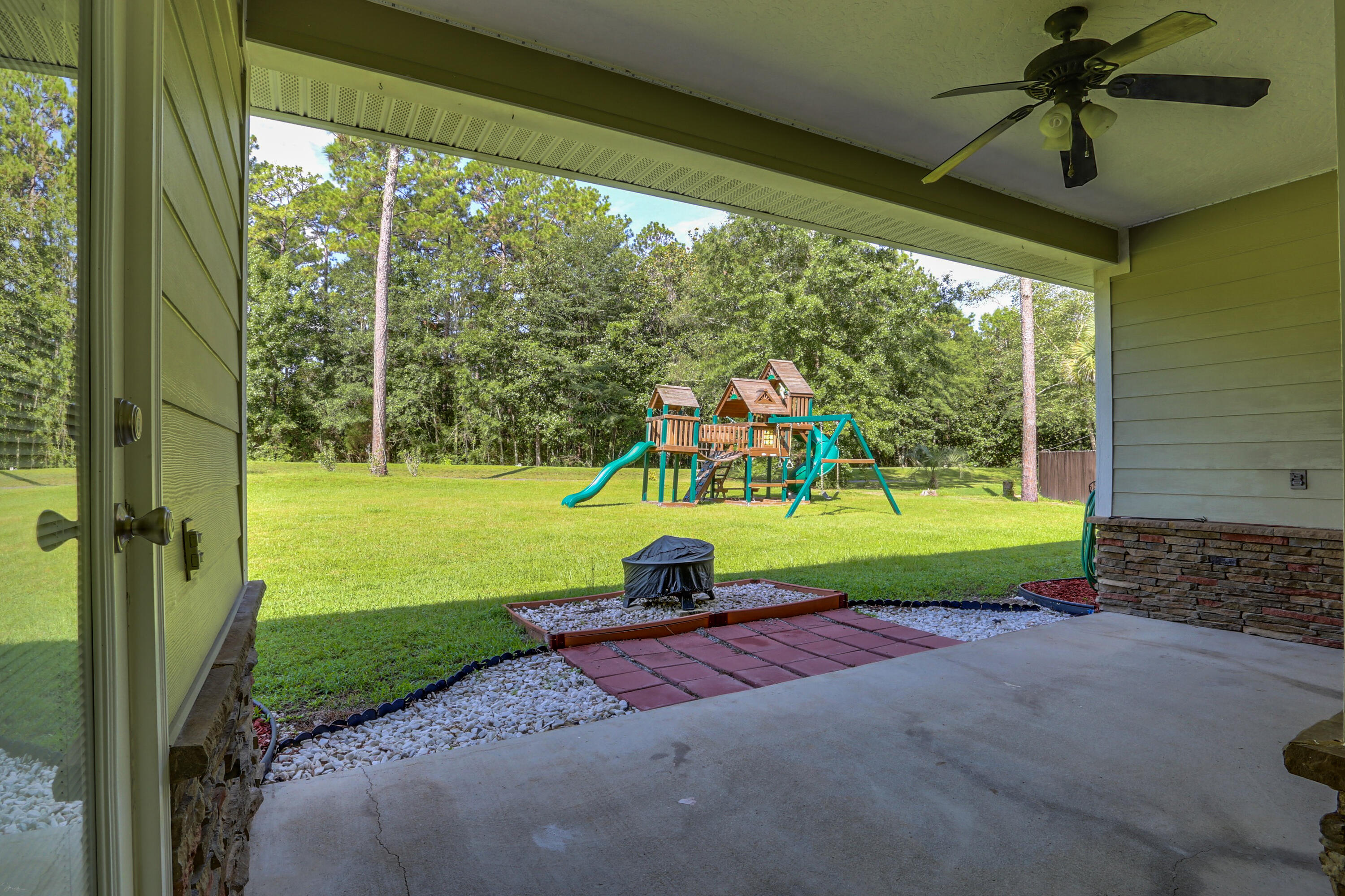 COUNTRY CLUB ESTATES 1 OF CRESTVIEW - Residential