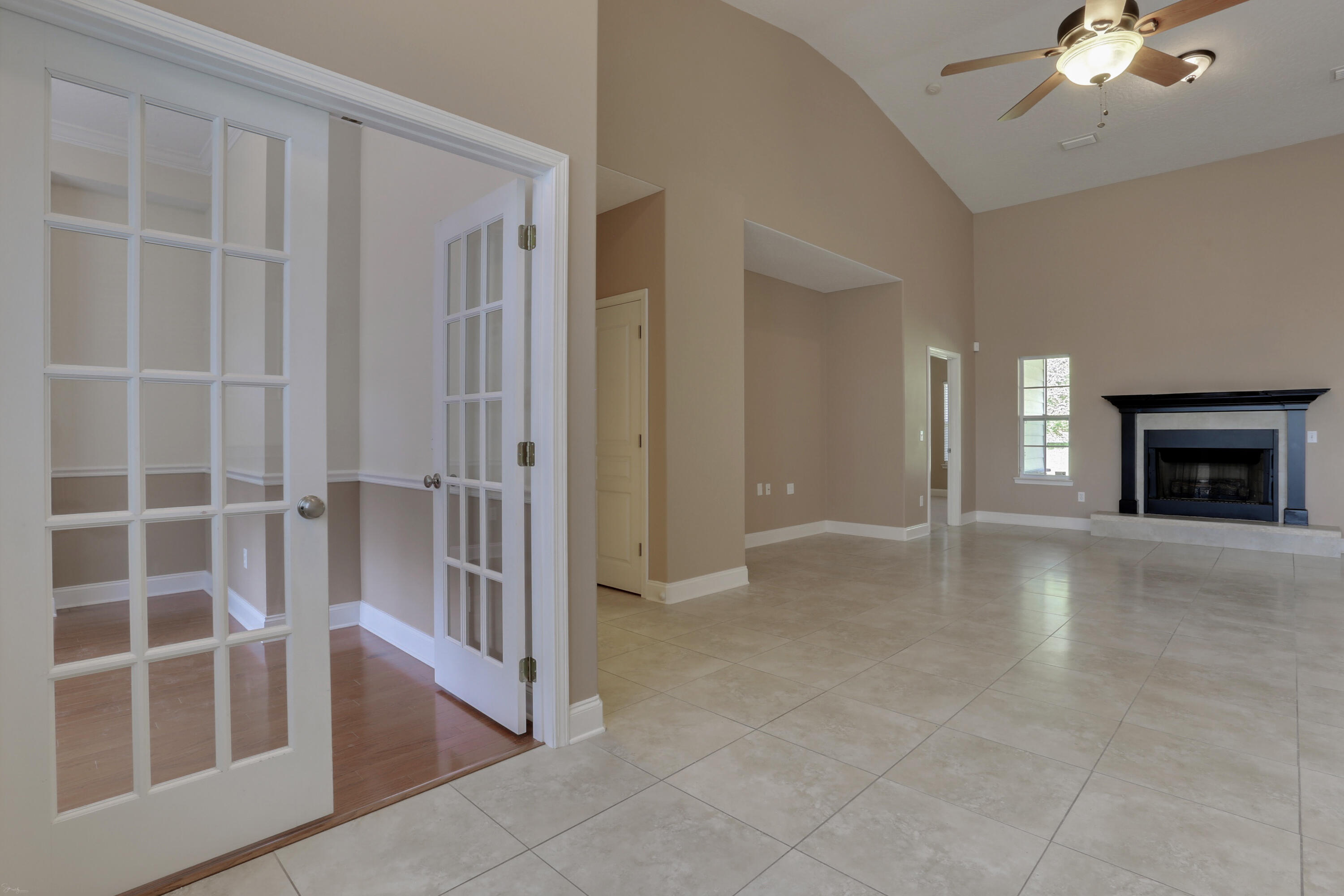 COUNTRY CLUB ESTATES 1 OF CRESTVIEW - Residential