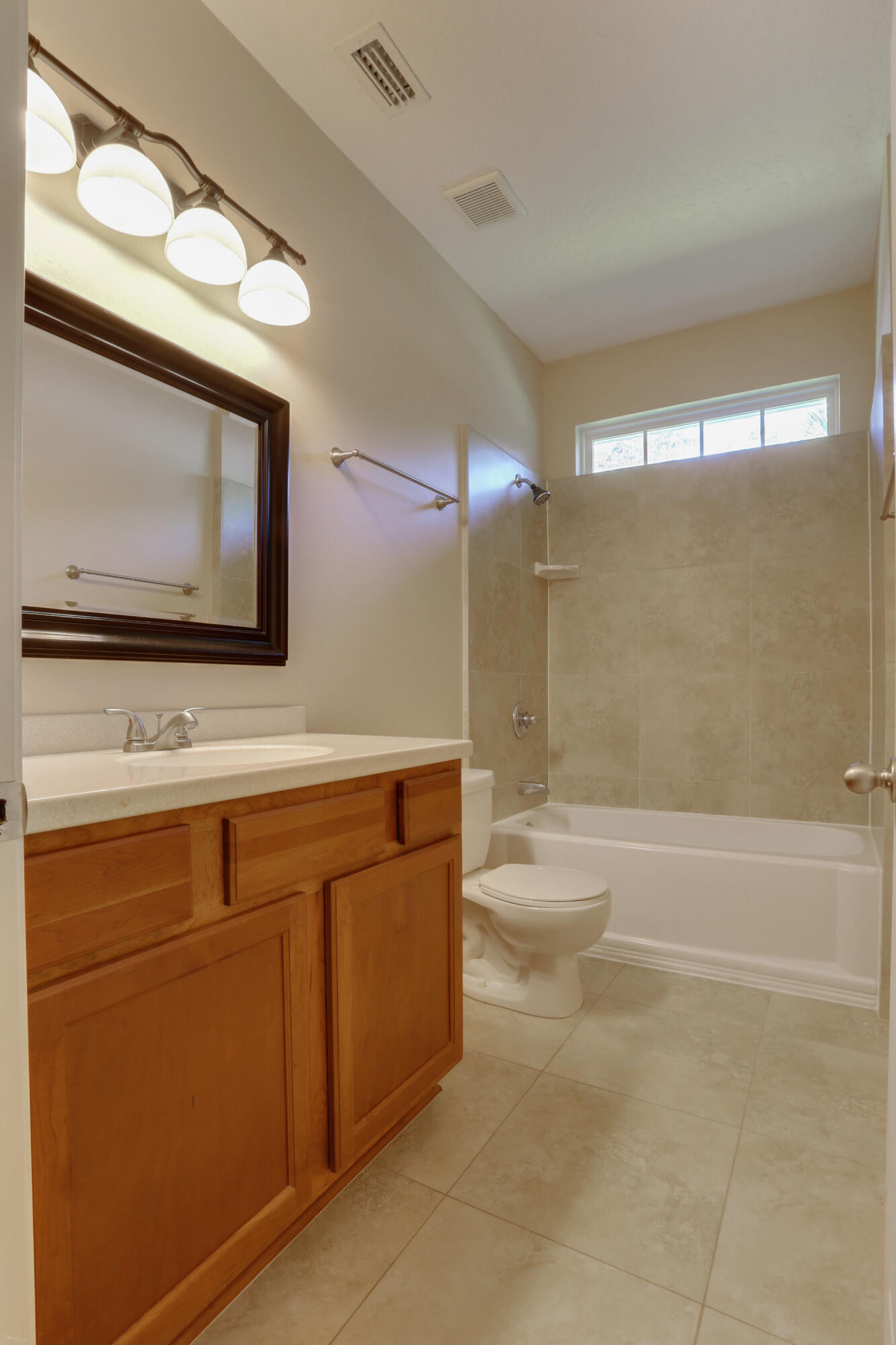 COUNTRY CLUB ESTATES 1 OF CRESTVIEW - Residential