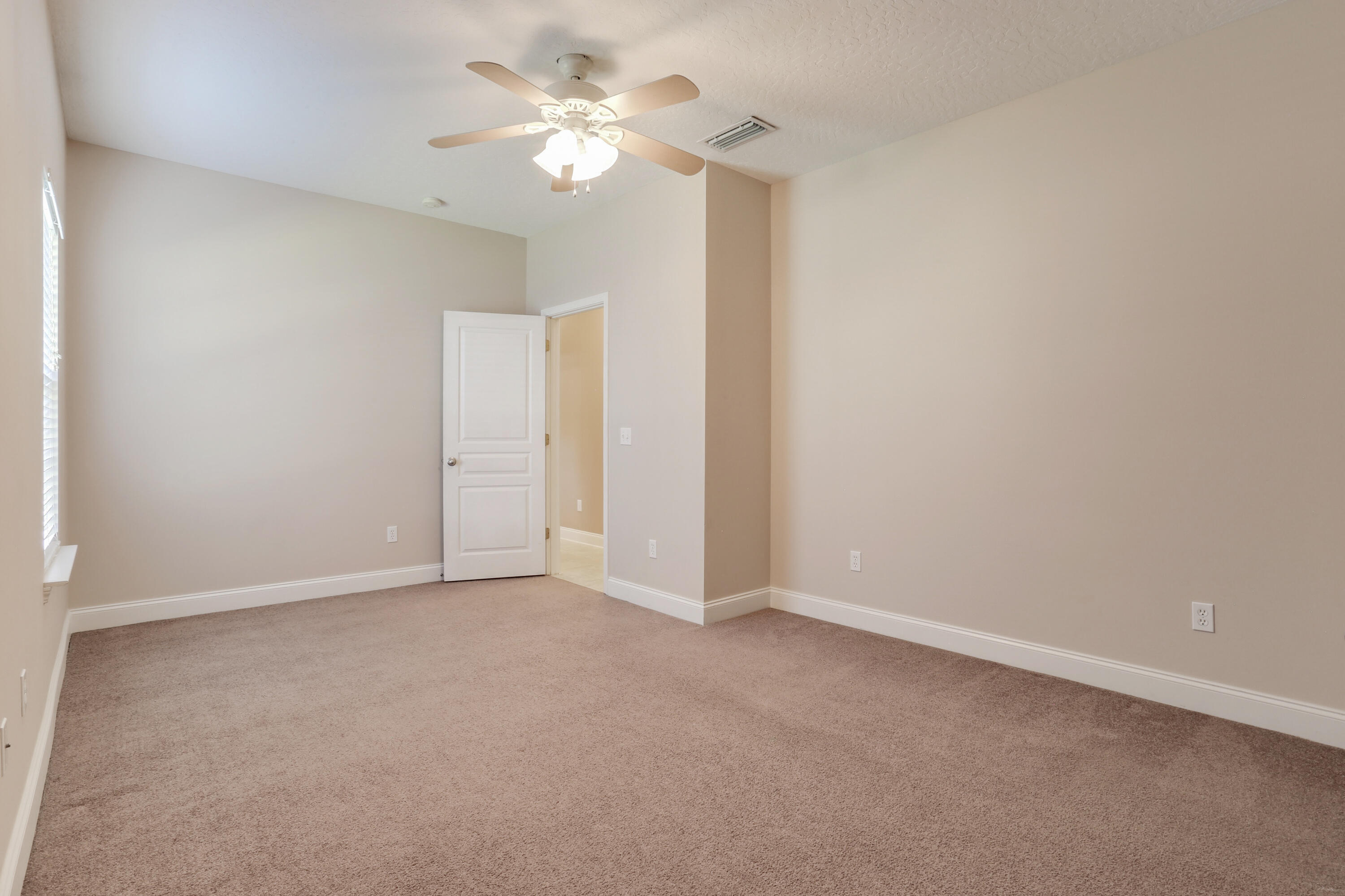 COUNTRY CLUB ESTATES 1 OF CRESTVIEW - Residential