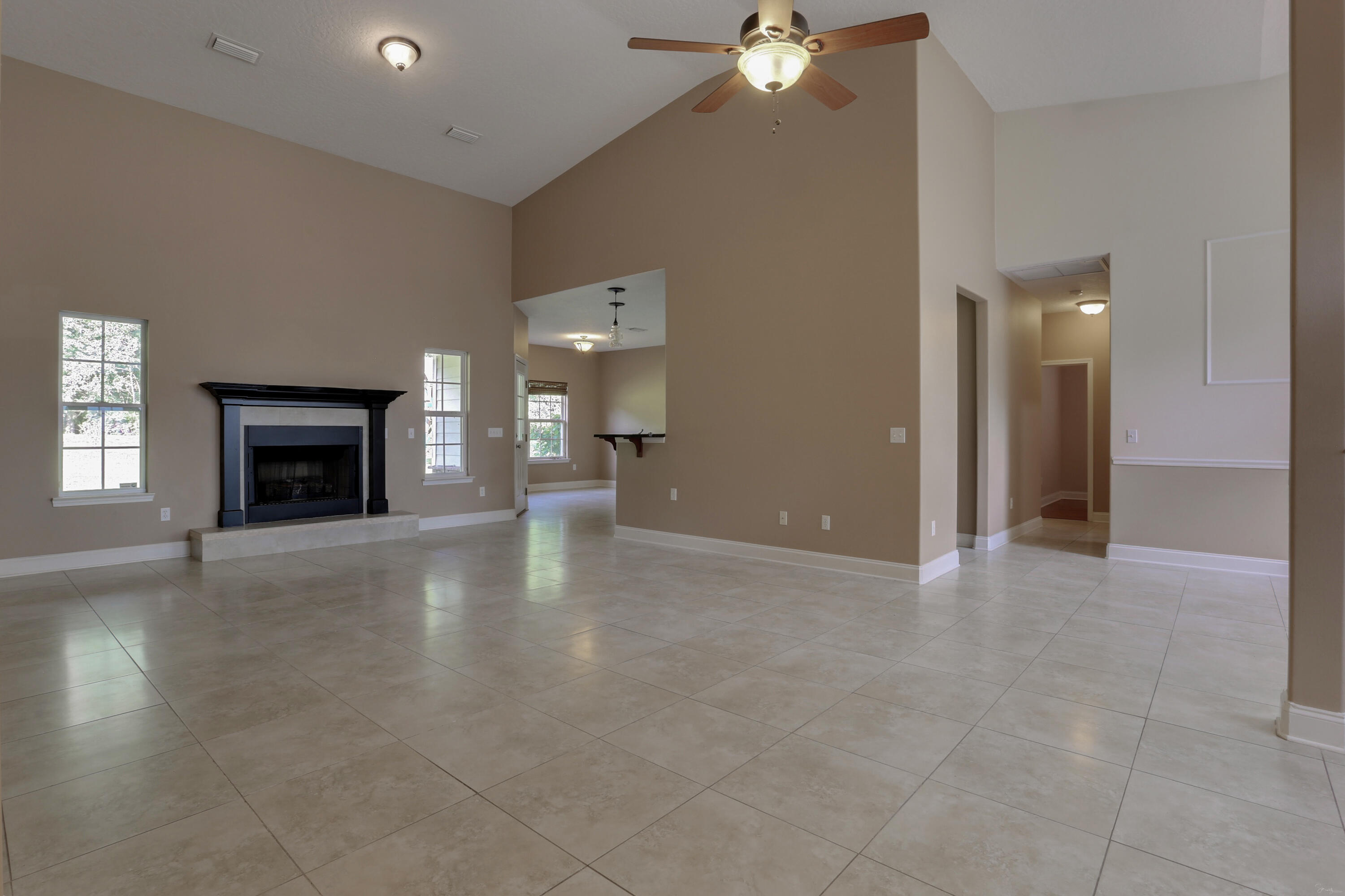 COUNTRY CLUB ESTATES 1 OF CRESTVIEW - Residential