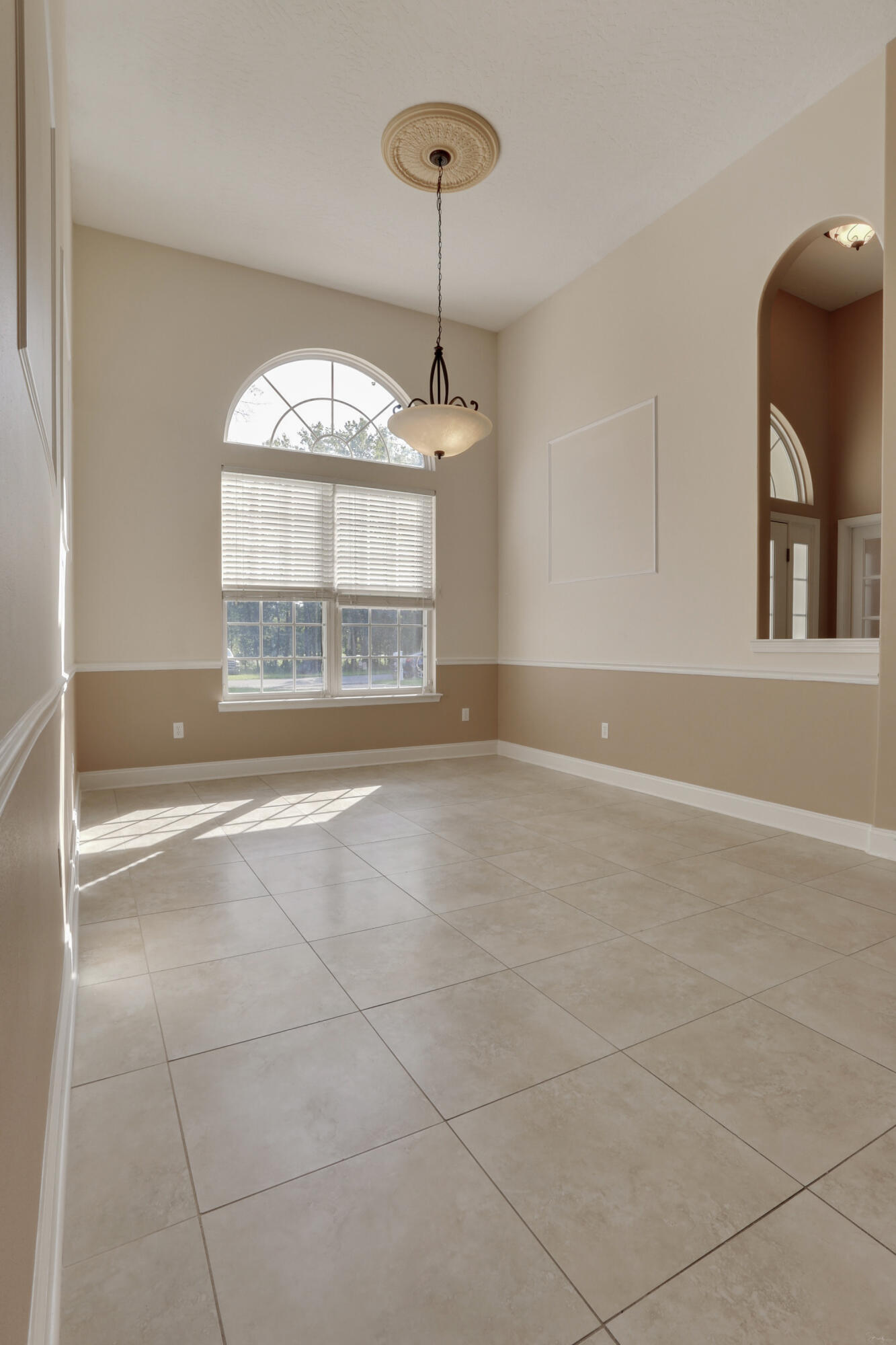 COUNTRY CLUB ESTATES 1 OF CRESTVIEW - Residential