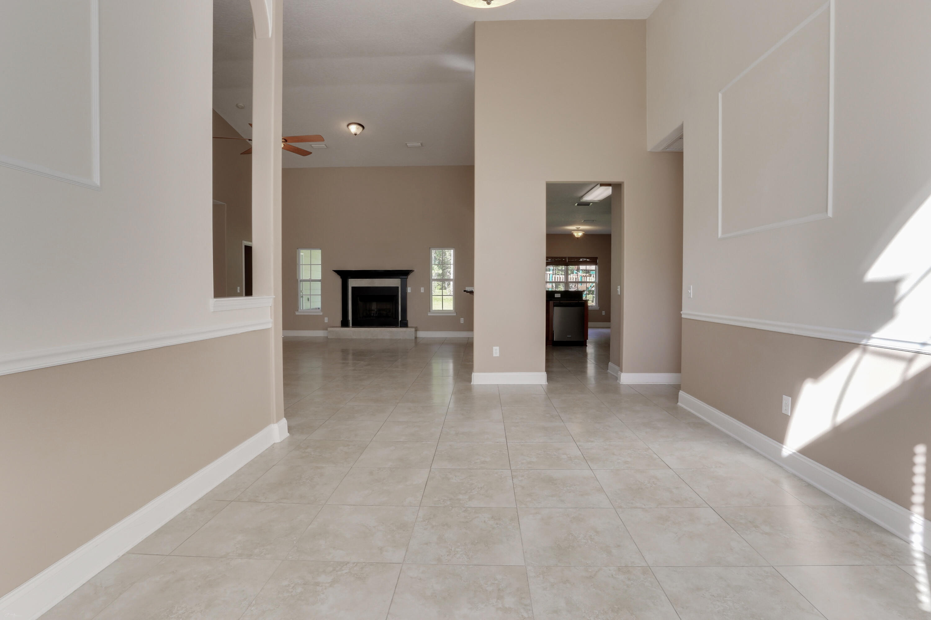 COUNTRY CLUB ESTATES 1 OF CRESTVIEW - Residential