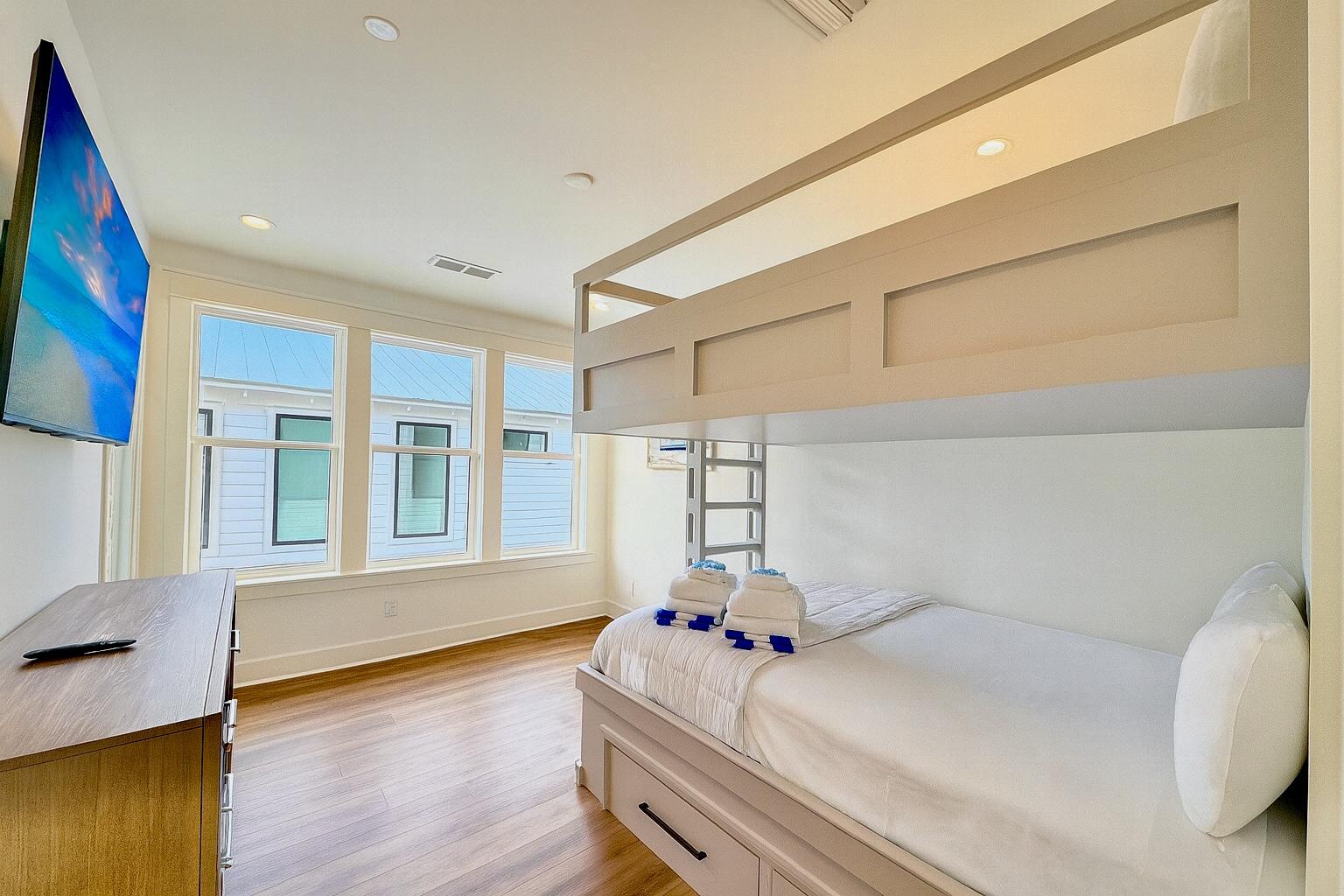 BLUE MOUNTAIN ESTATES - Residential