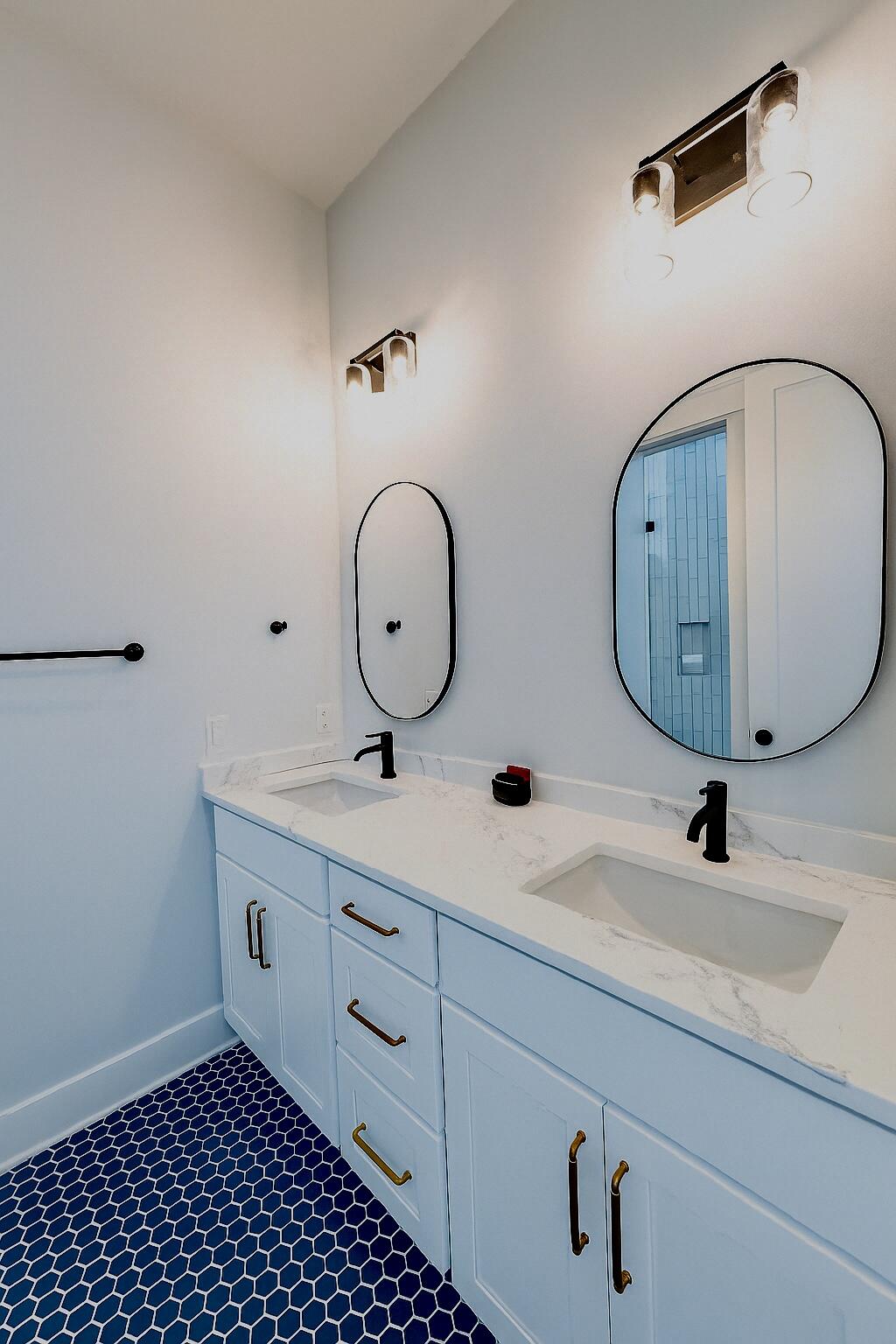 BLUE MOUNTAIN ESTATES - Residential