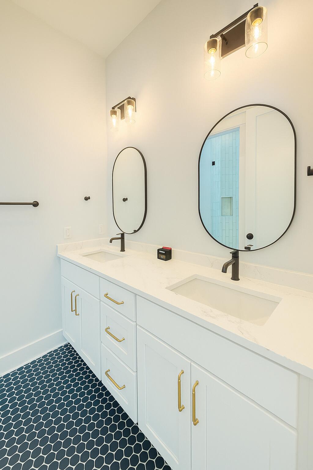 BLUE MOUNTAIN ESTATES - Residential