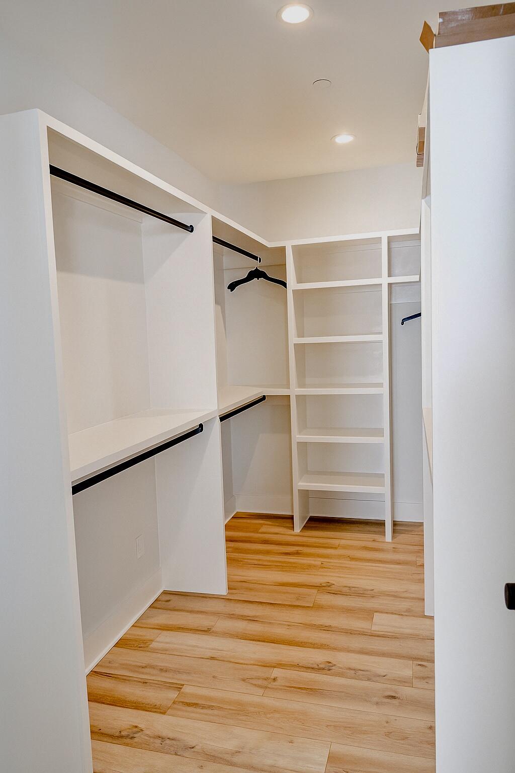 BLUE MOUNTAIN ESTATES - Residential