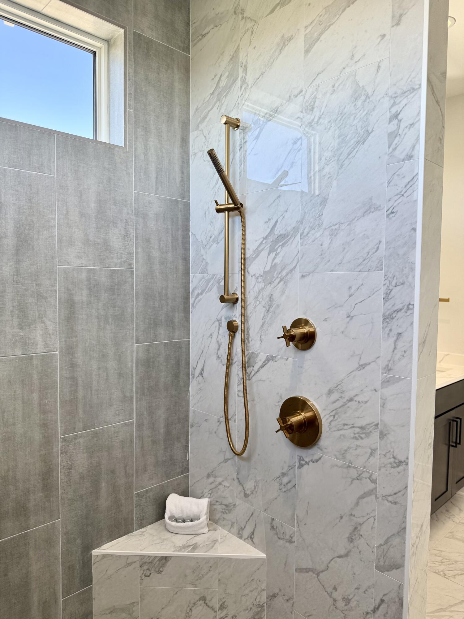 BLUE MOUNTAIN ESTATES - Residential