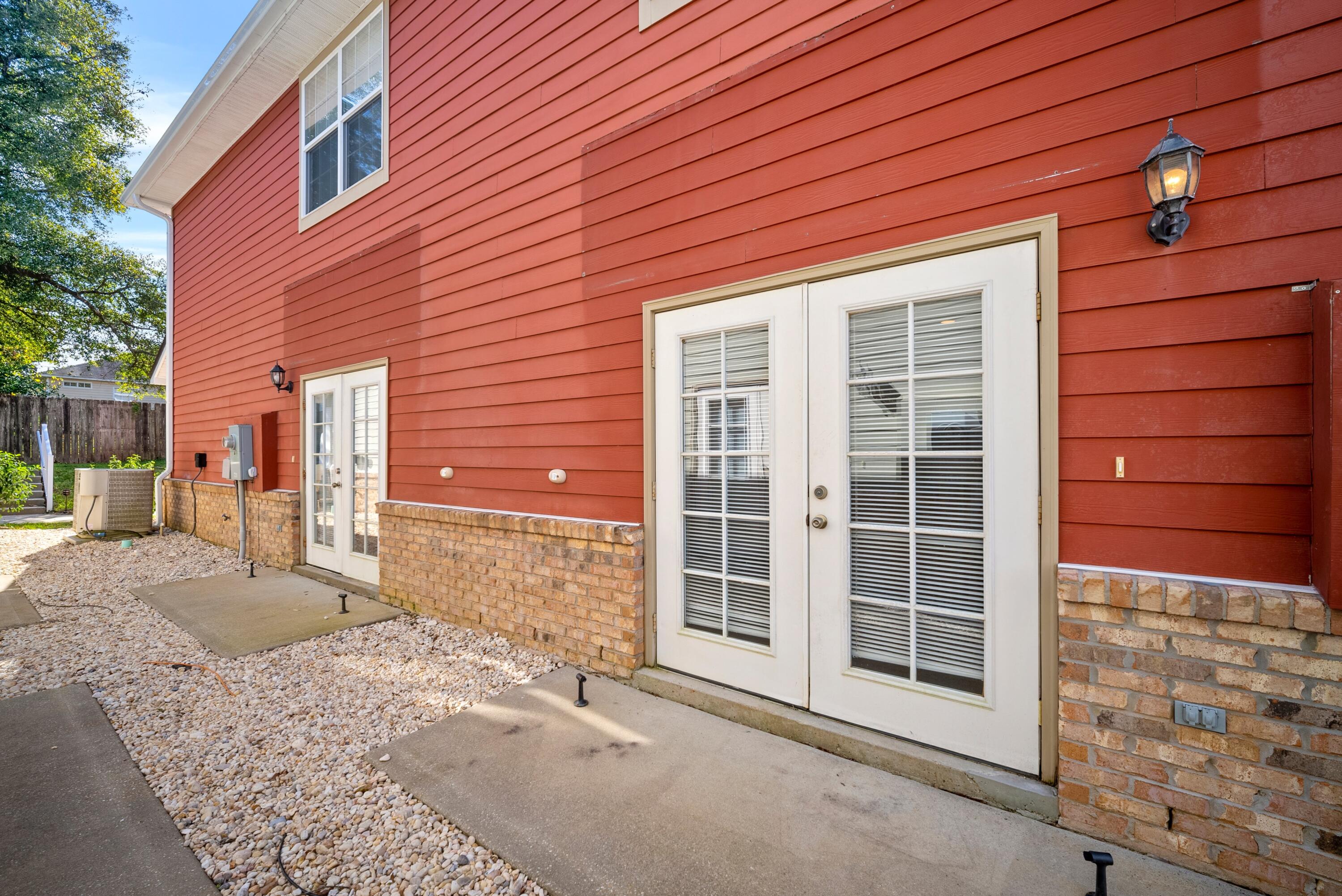 Crestview-ARBOR LAKE TH - Residential Lease