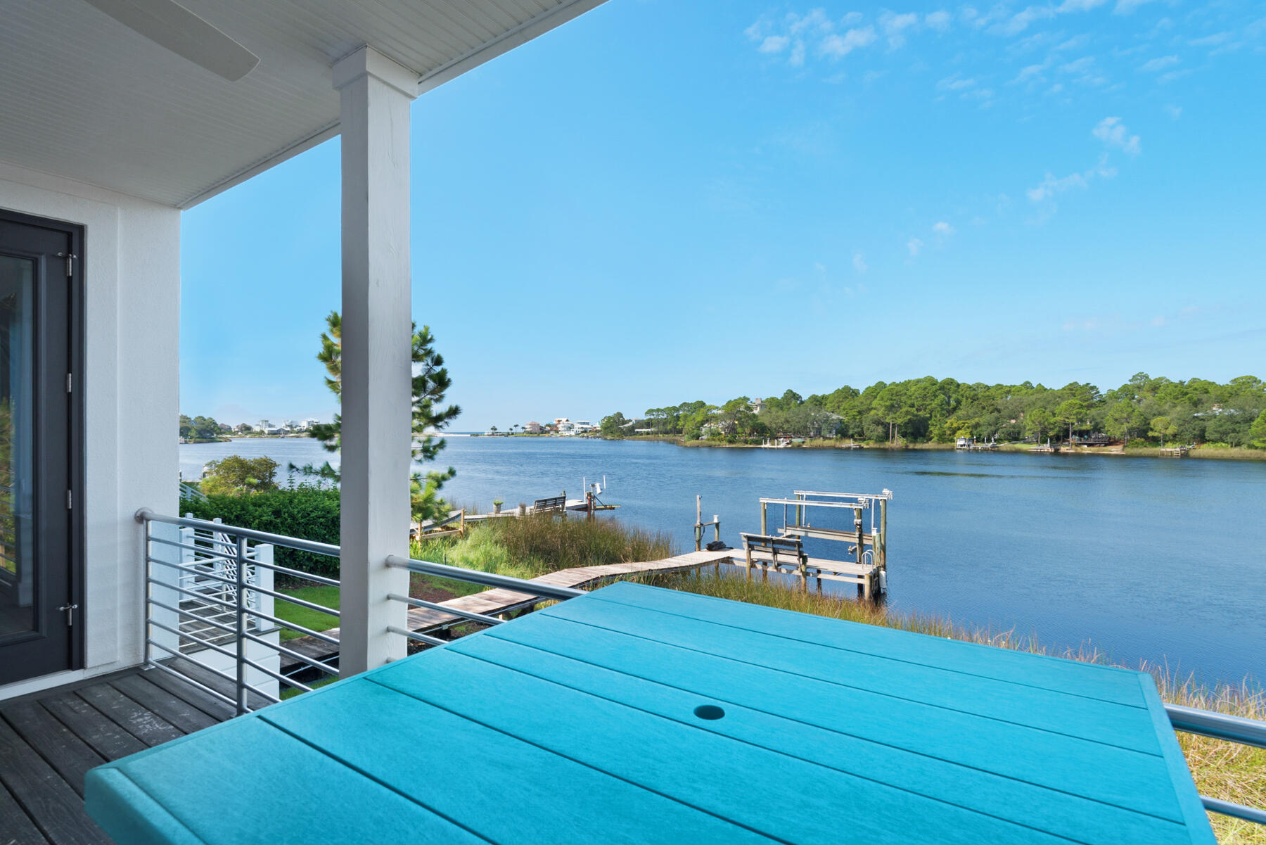 LAKEWOOD POINTE ESTATES - Residential