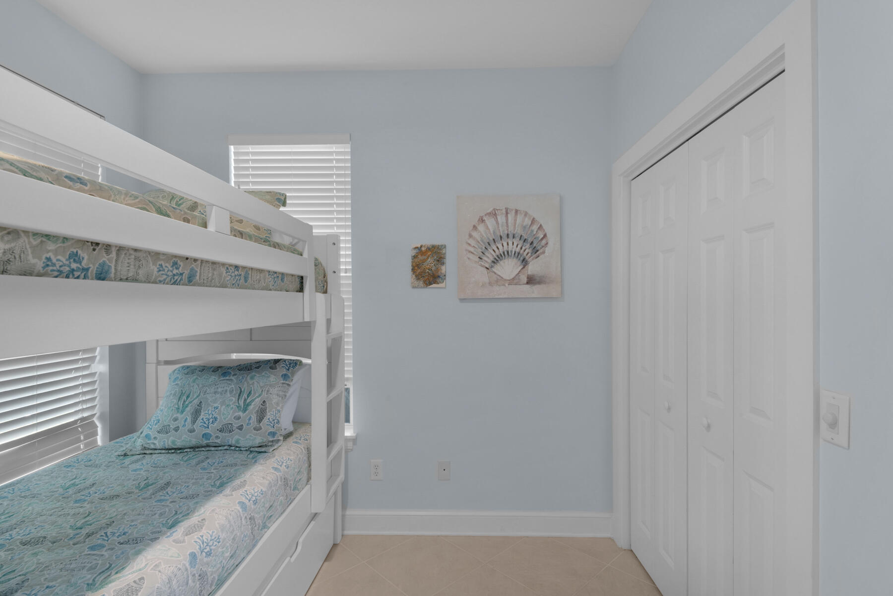 LAKEWOOD POINTE ESTATES - Residential