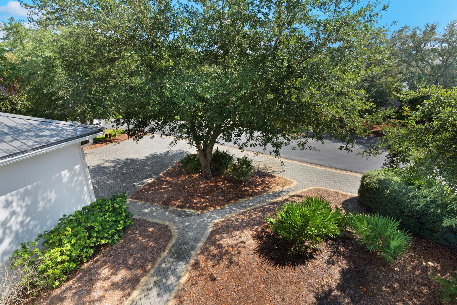 LAKEWOOD POINTE ESTATES - Residential