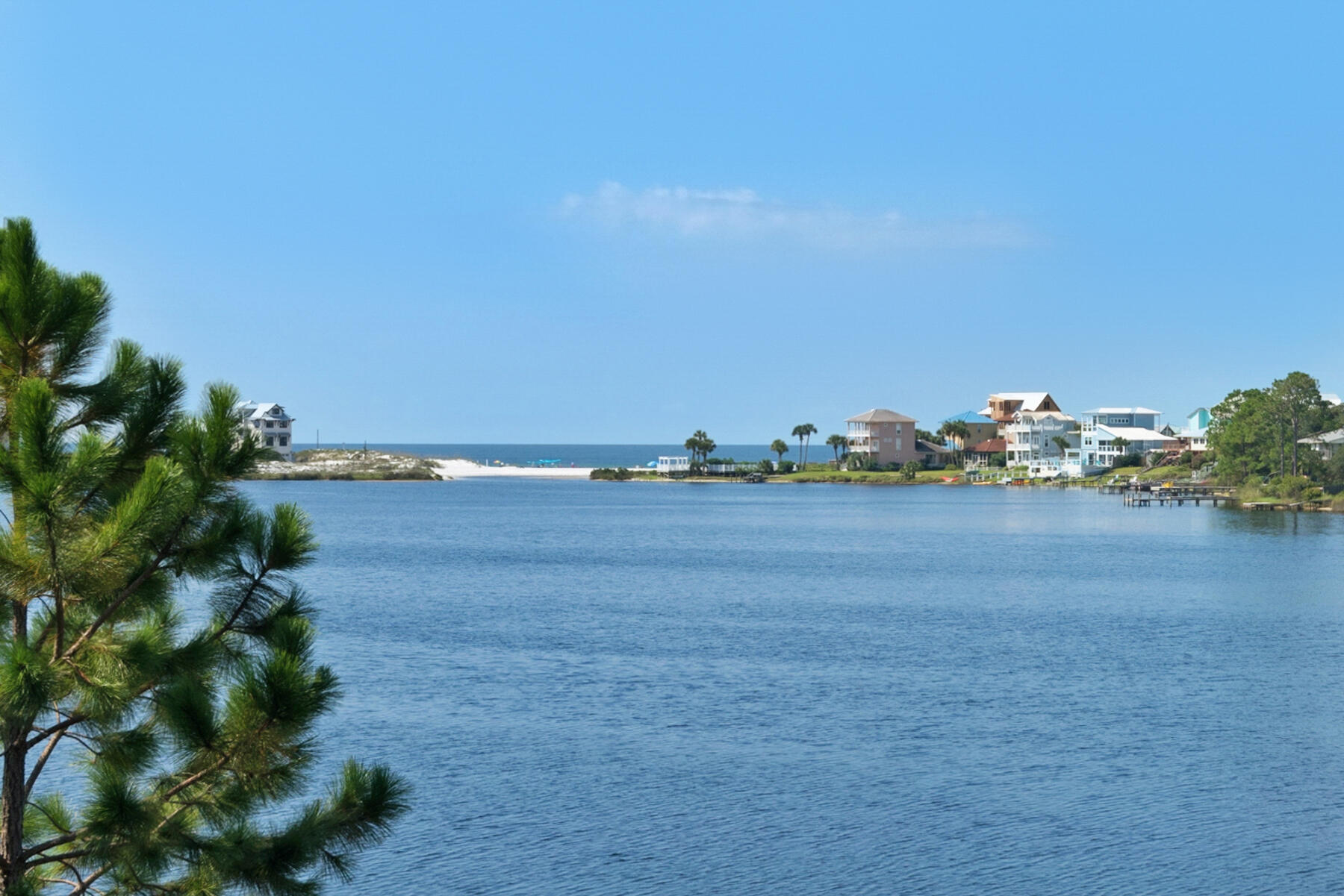 LAKEWOOD POINTE ESTATES - Residential