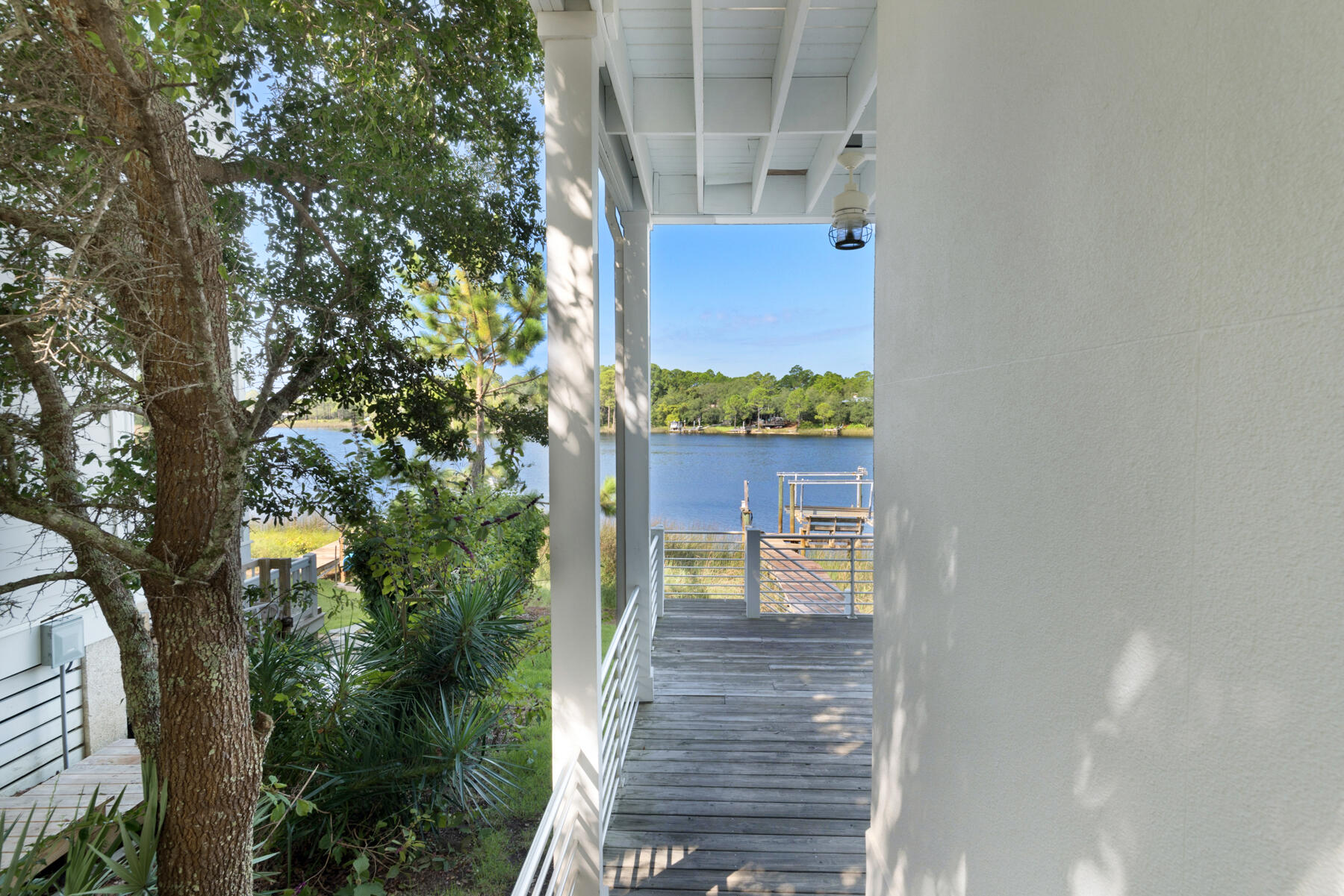 LAKEWOOD POINTE ESTATES - Residential