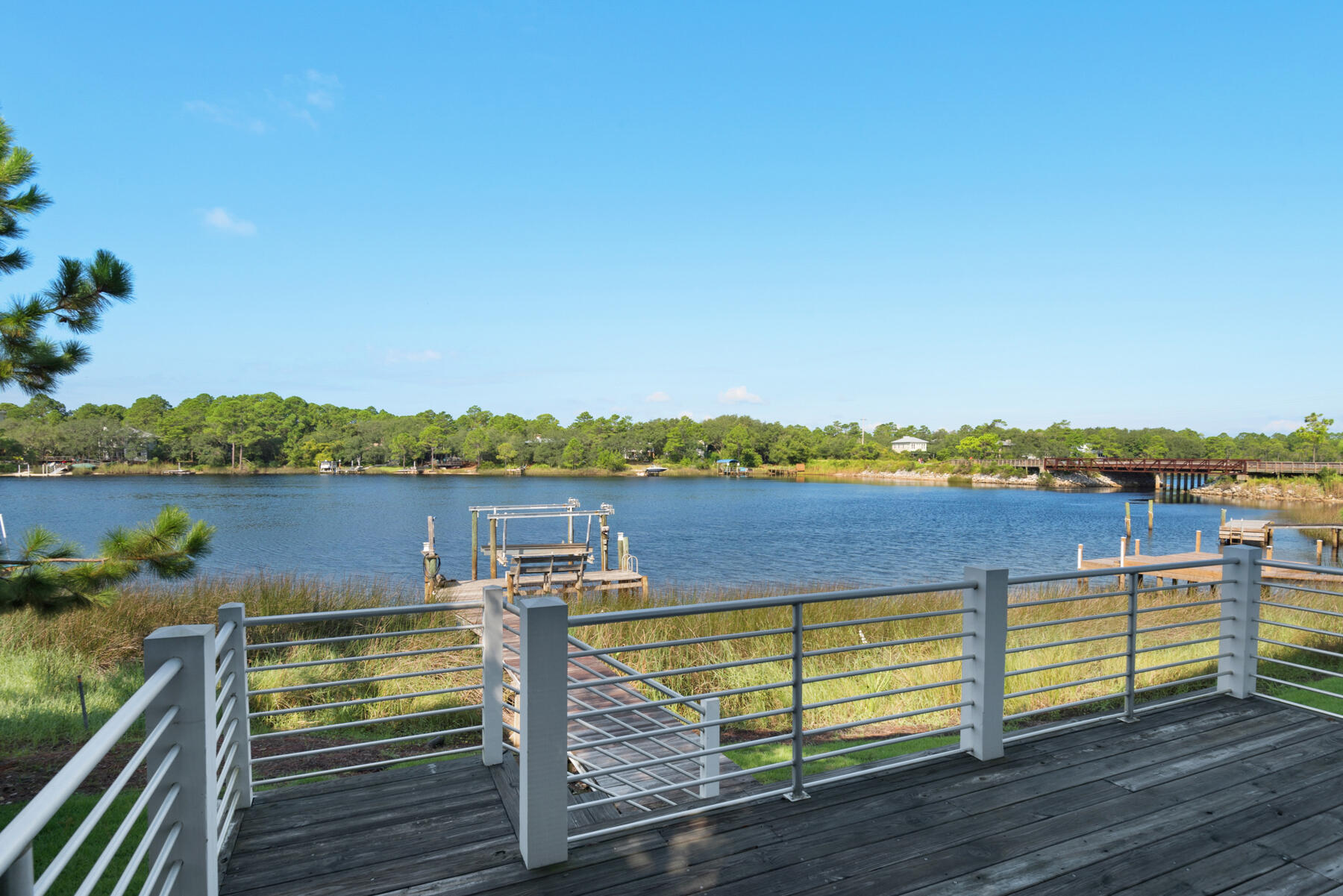 LAKEWOOD POINTE ESTATES - Residential