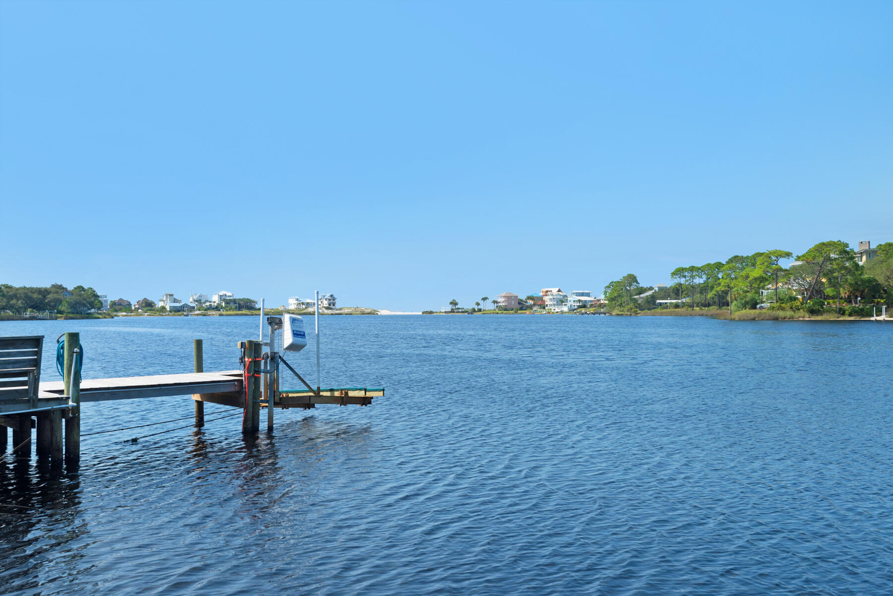 LAKEWOOD POINTE ESTATES - Residential