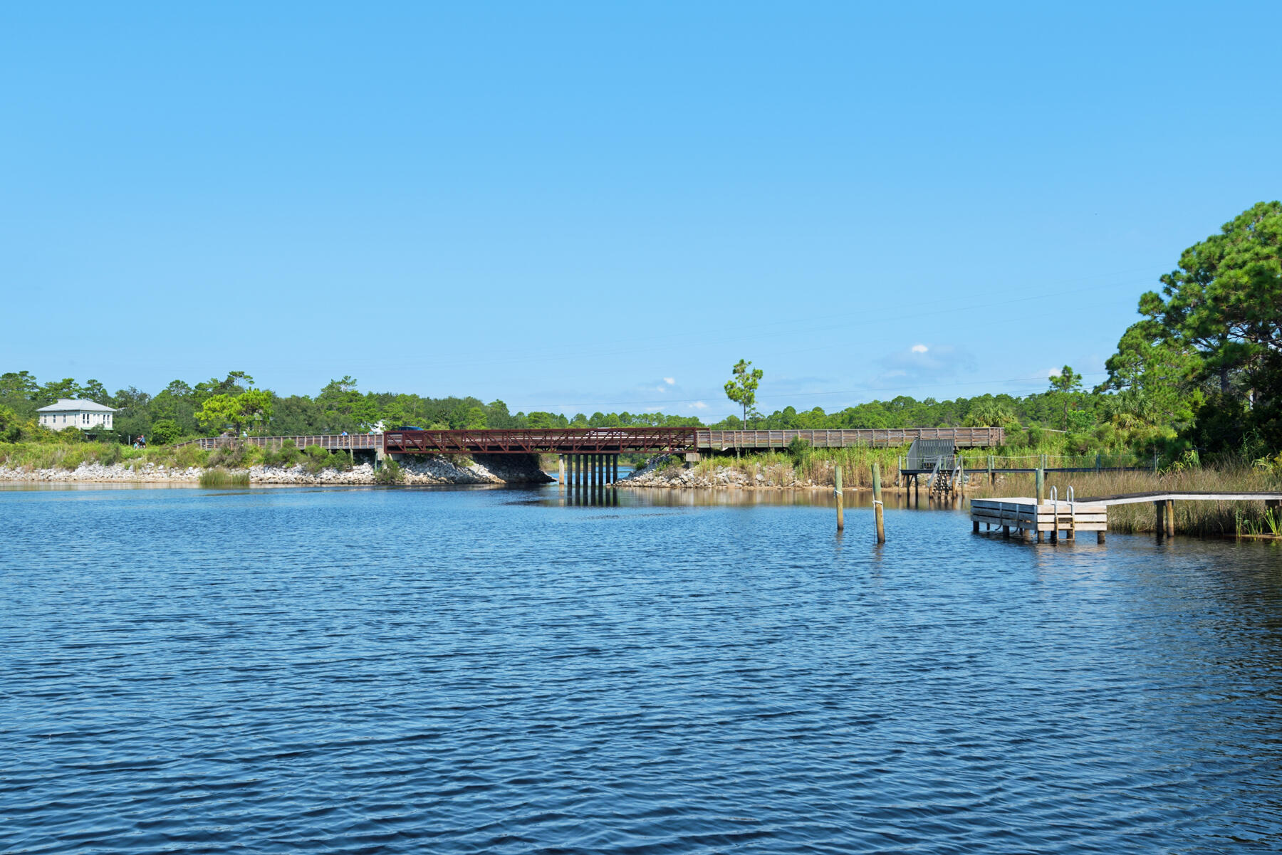 LAKEWOOD POINTE ESTATES - Residential