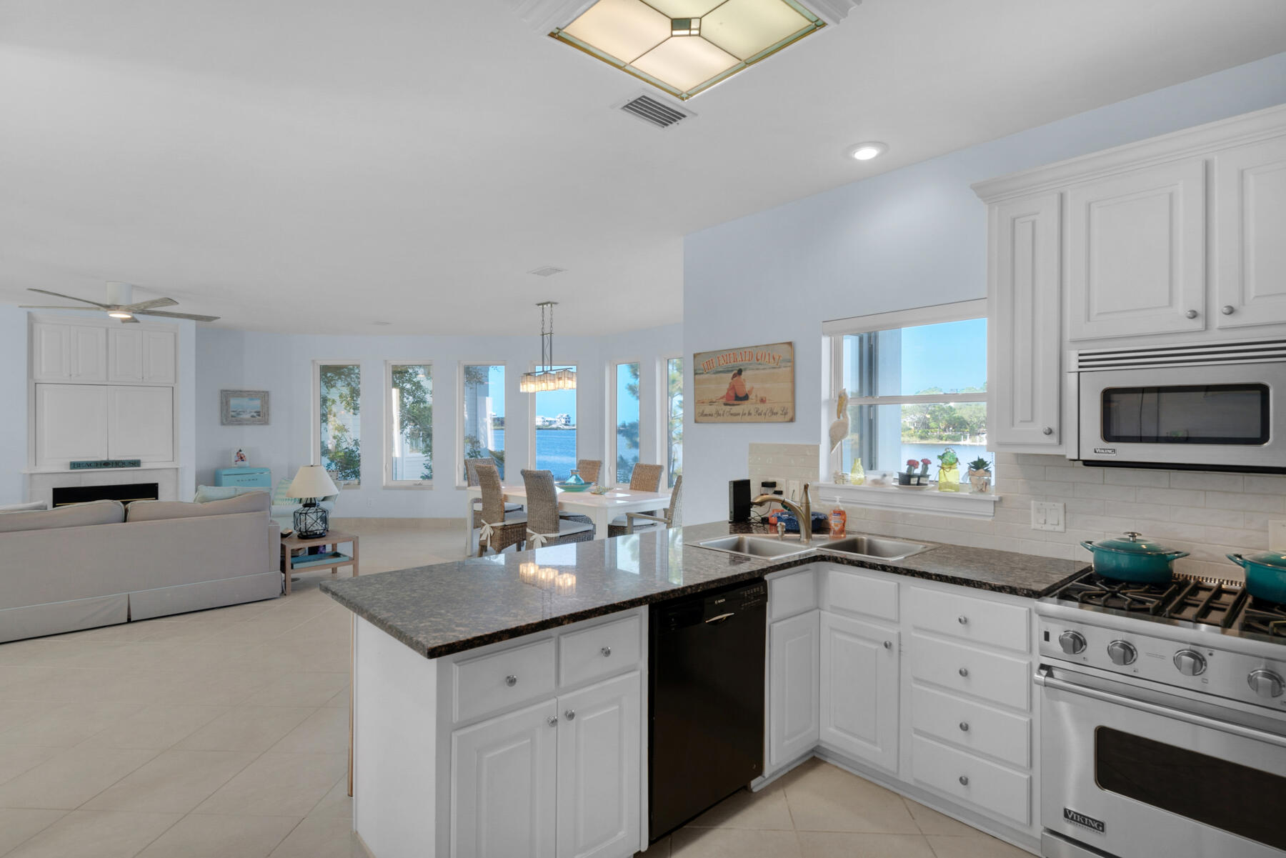 LAKEWOOD POINTE ESTATES - Residential