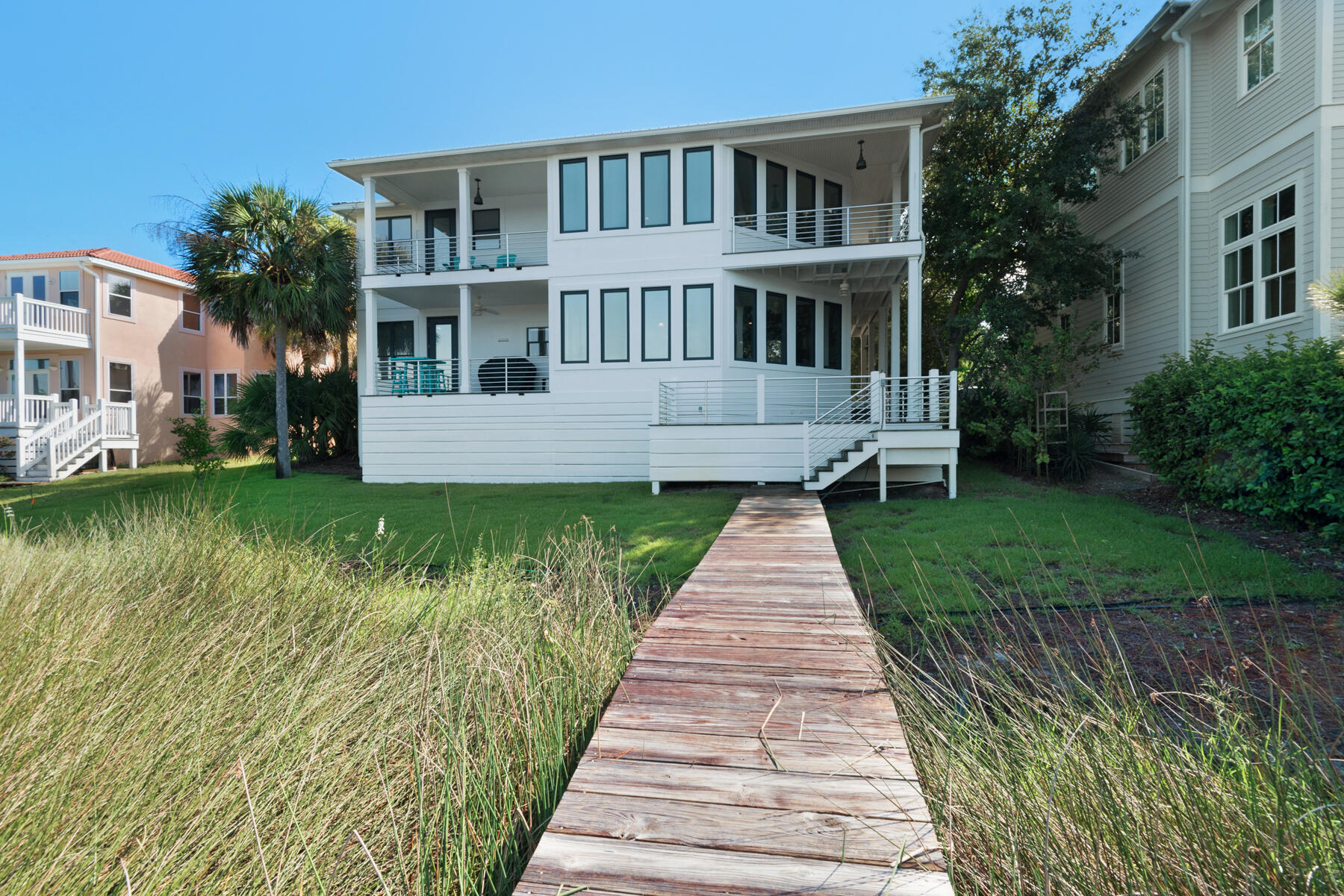 LAKEWOOD POINTE ESTATES - Residential