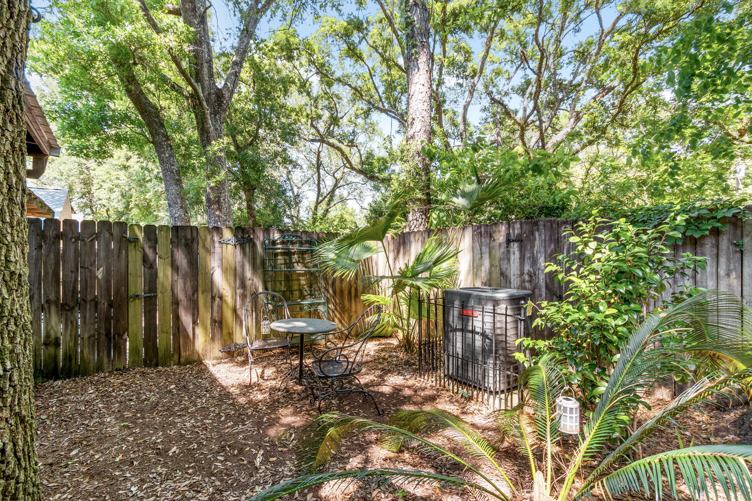 THE OAKS - Residential