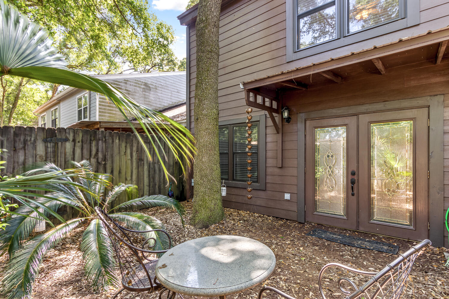 THE OAKS - Residential