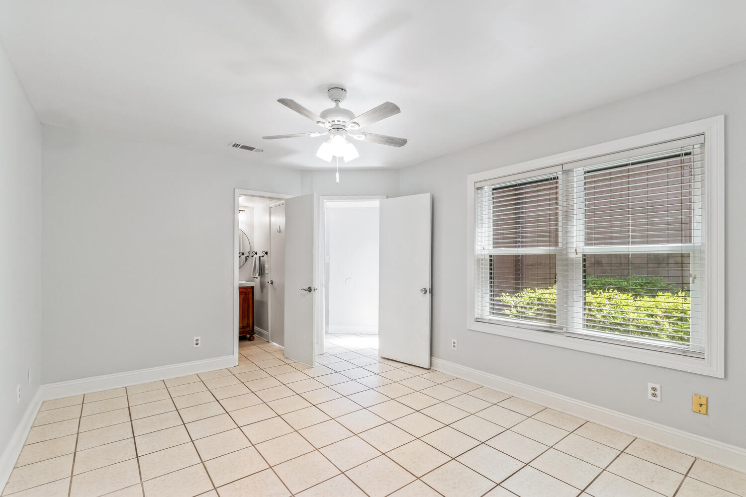 THE OAKS - Residential