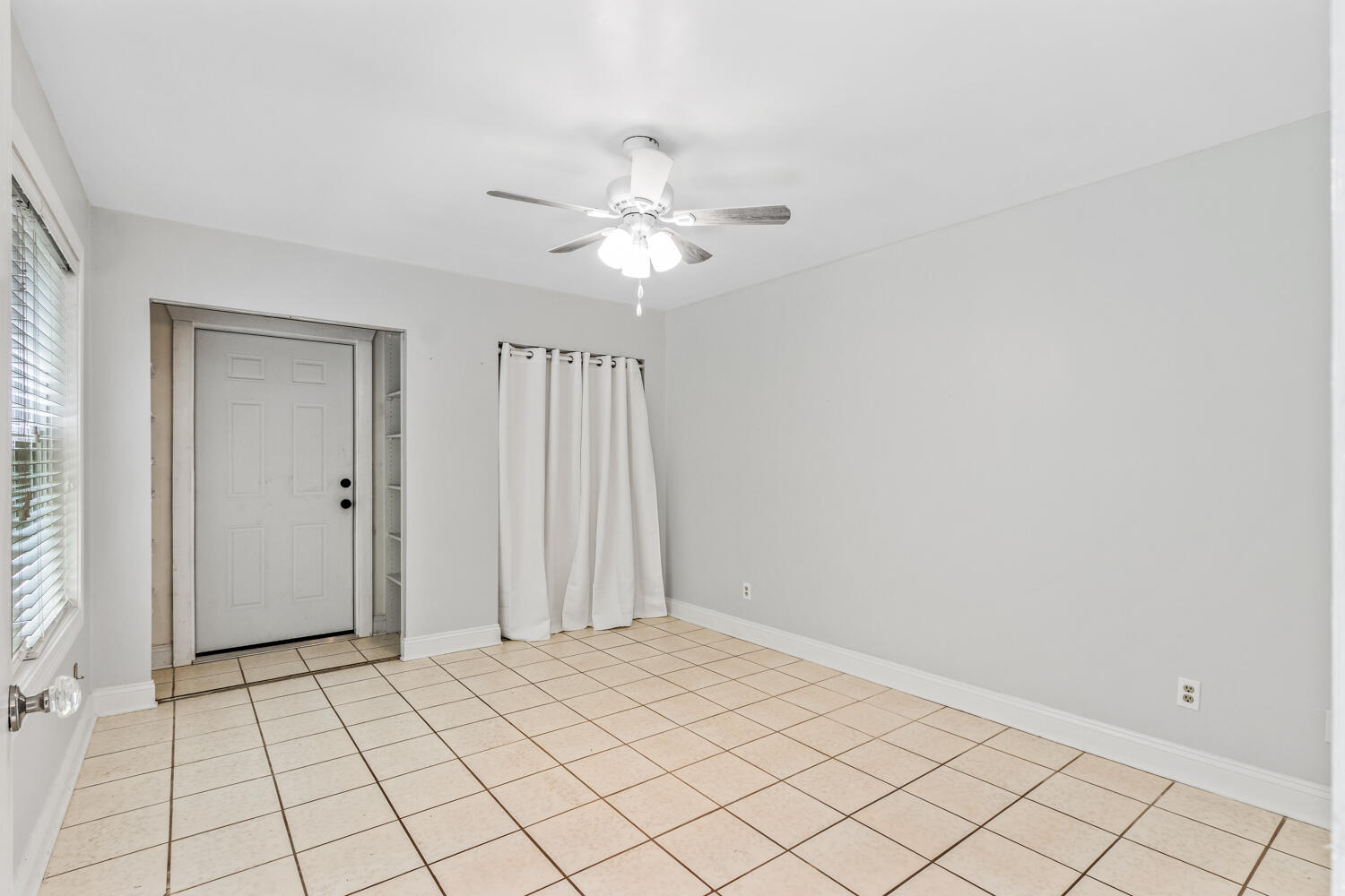 THE OAKS - Residential