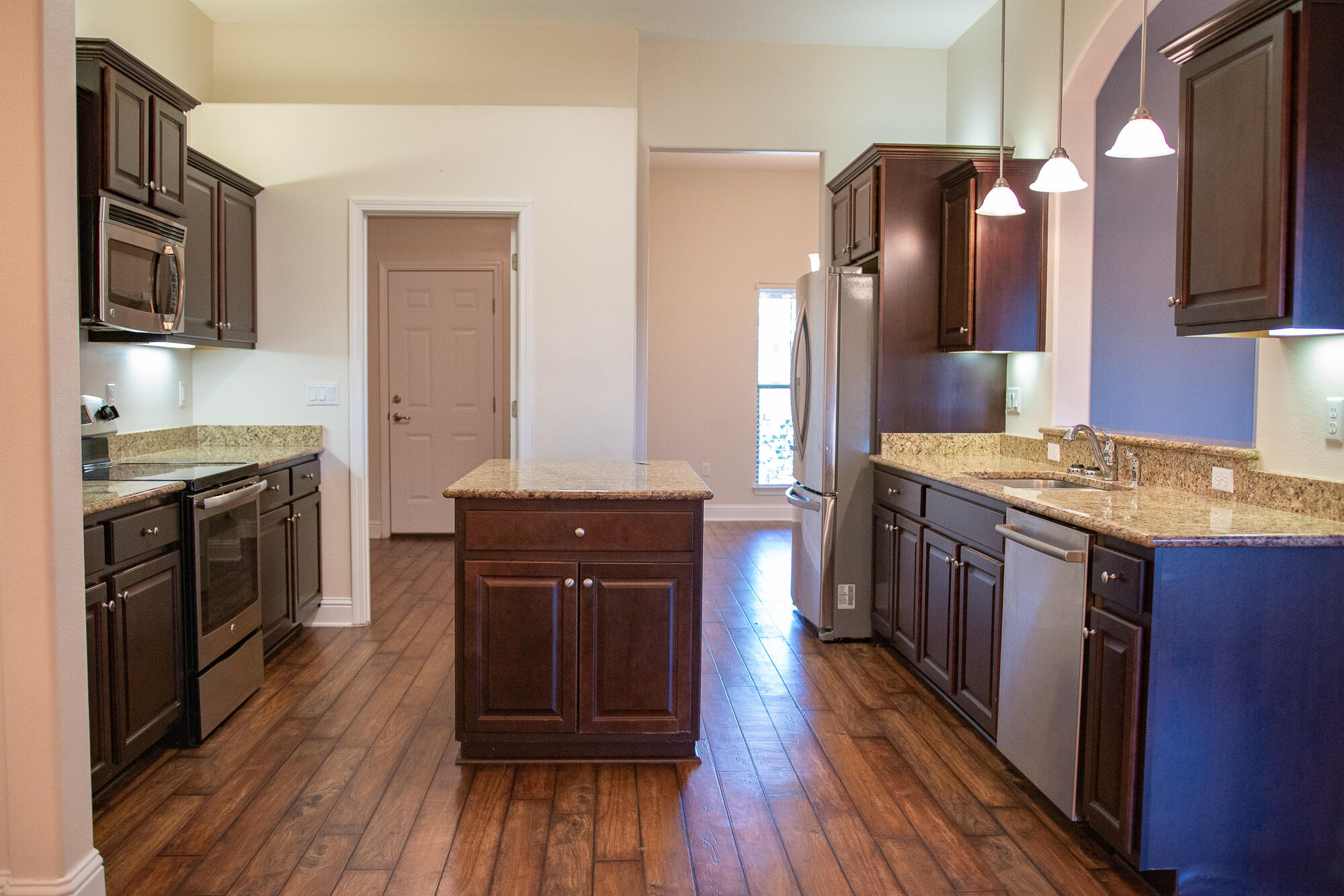 BROOKE ESTATES PH II - Residential Lease