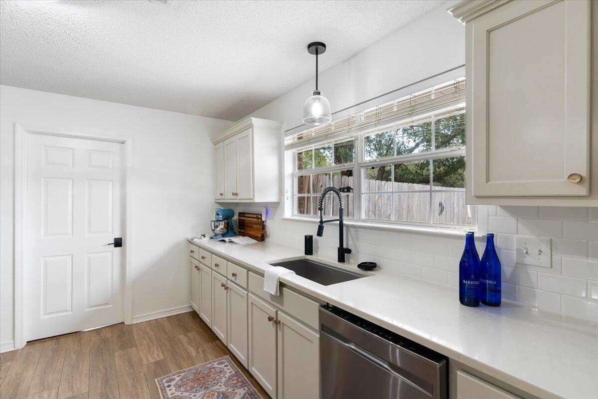 HOLLEY BY THE SEA - Residential